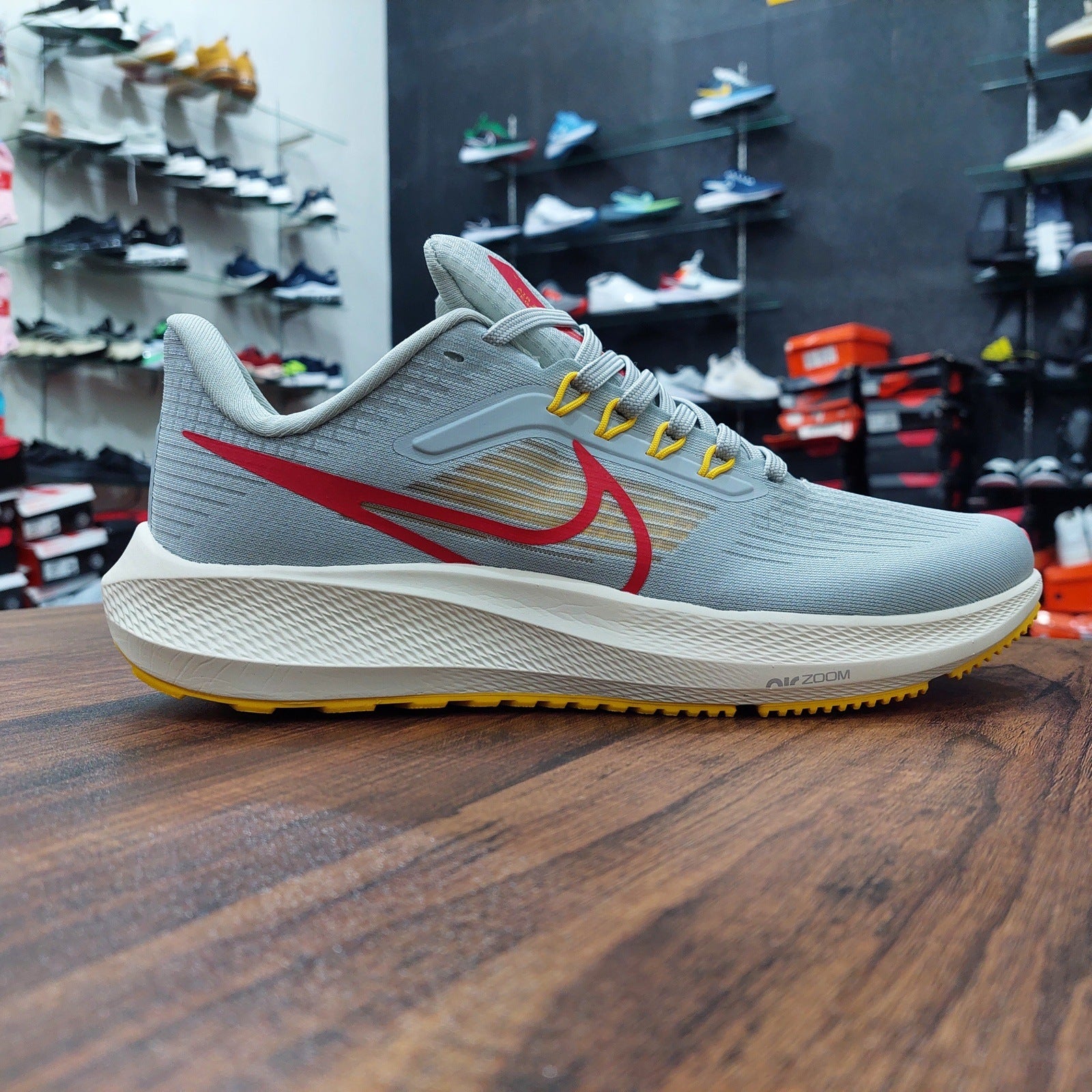 NK Zoom Pegasus 39 Neutral Grey