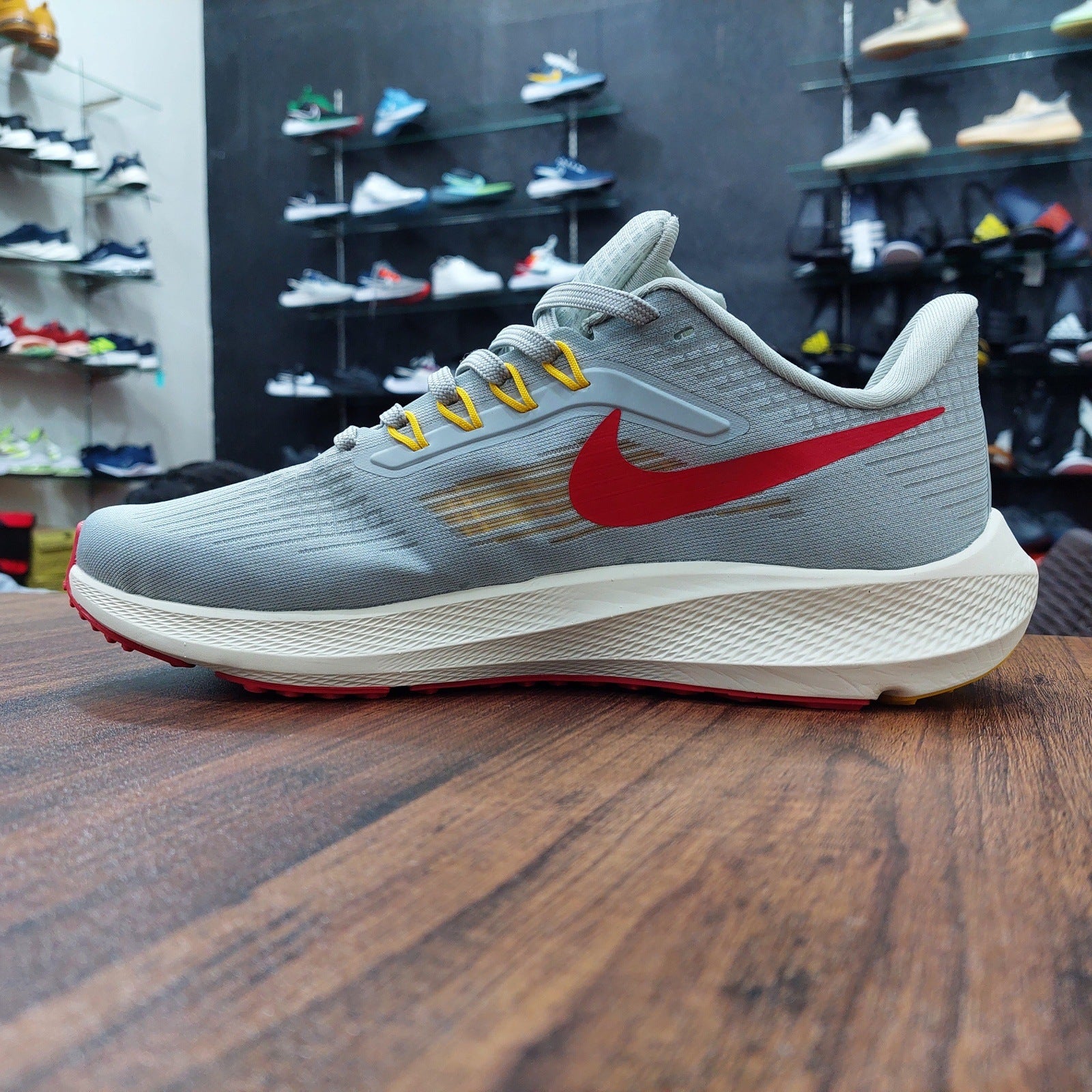 NK Zoom Pegasus 39 Neutral Grey