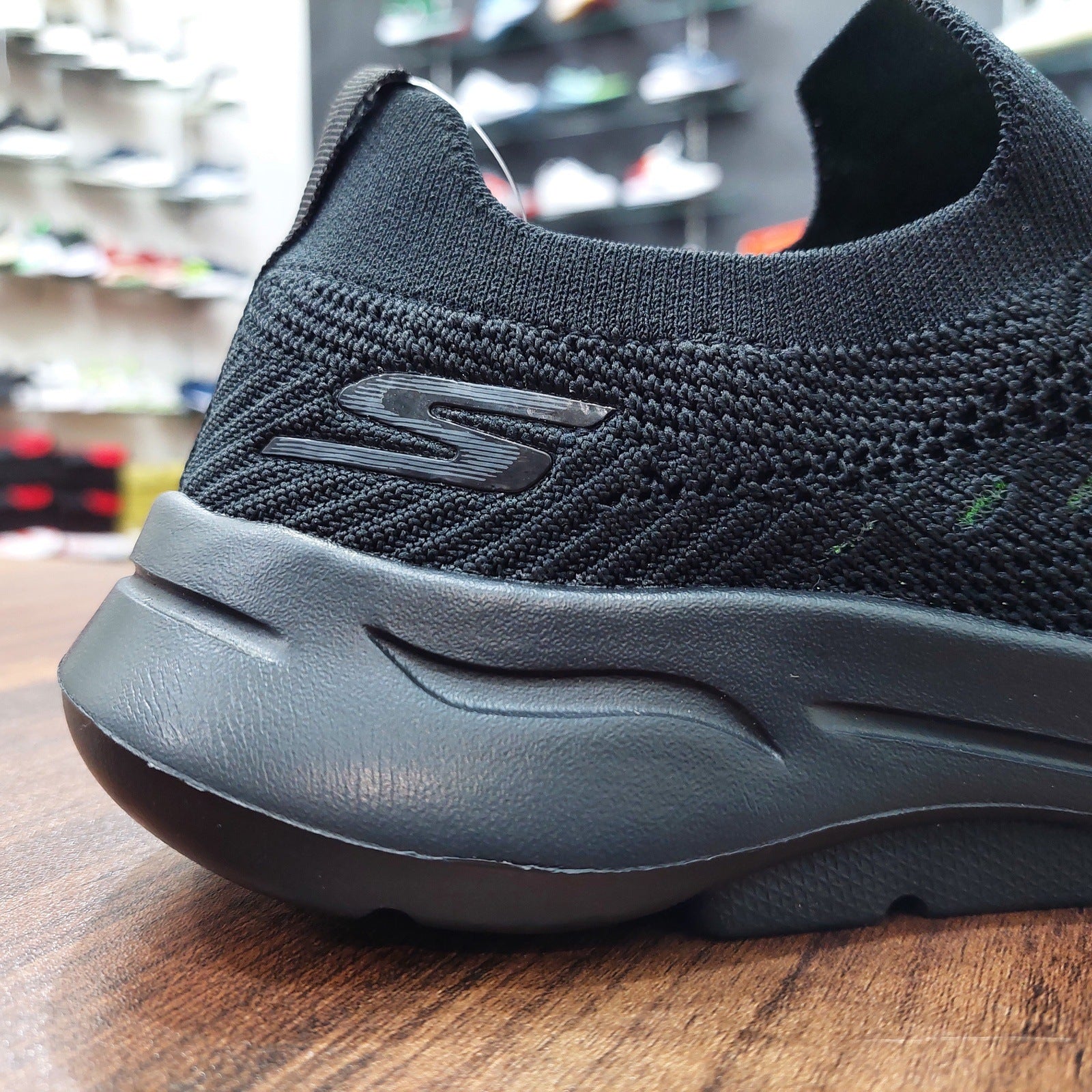 Sketcher Burst New Influence All Black