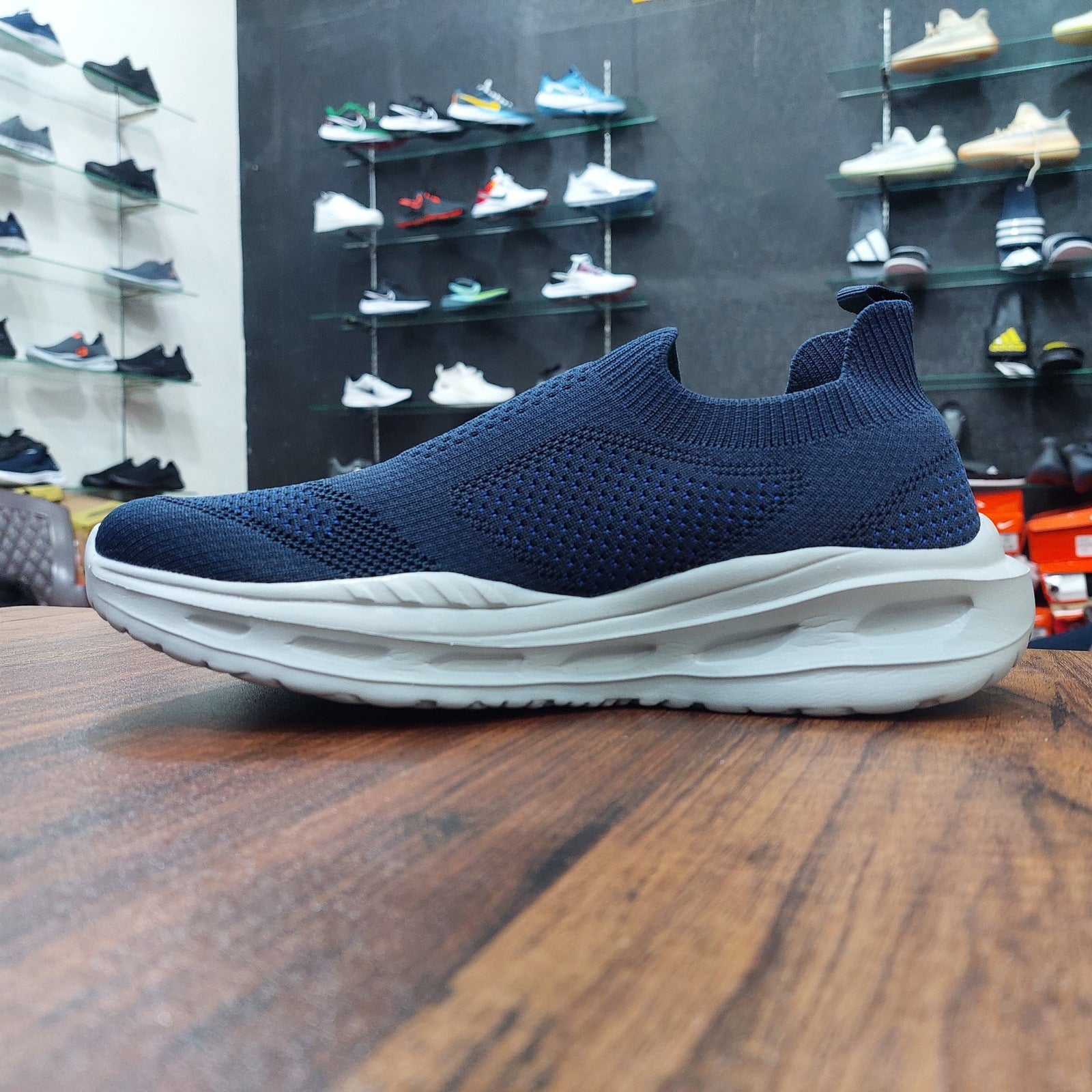 Sketcher New Influence Archfit Navy