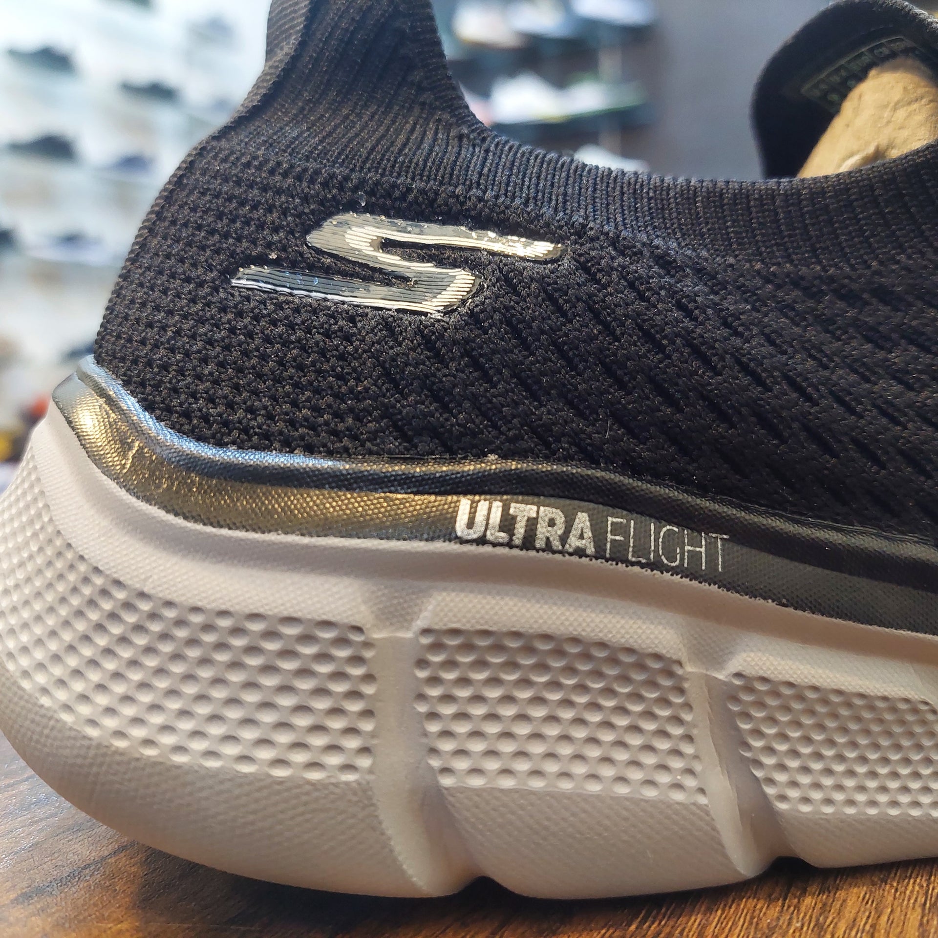 Sketchers Ultra Flight Black Grey