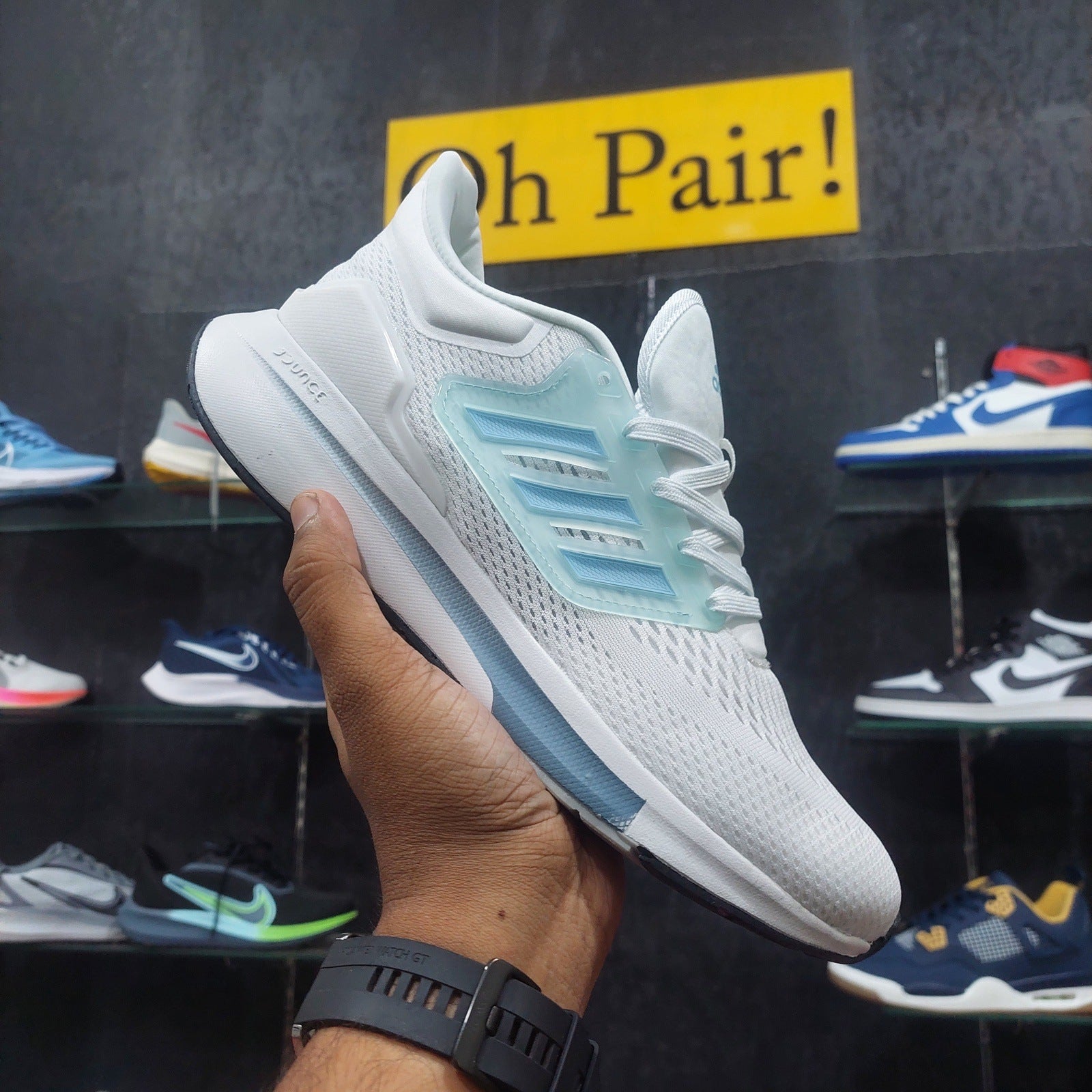AD Ultra Bouncce Running White Sea