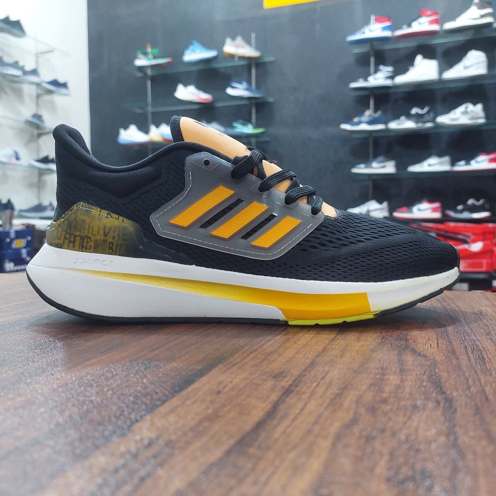 AD Ultra Bouncce Running Black Messii Edition