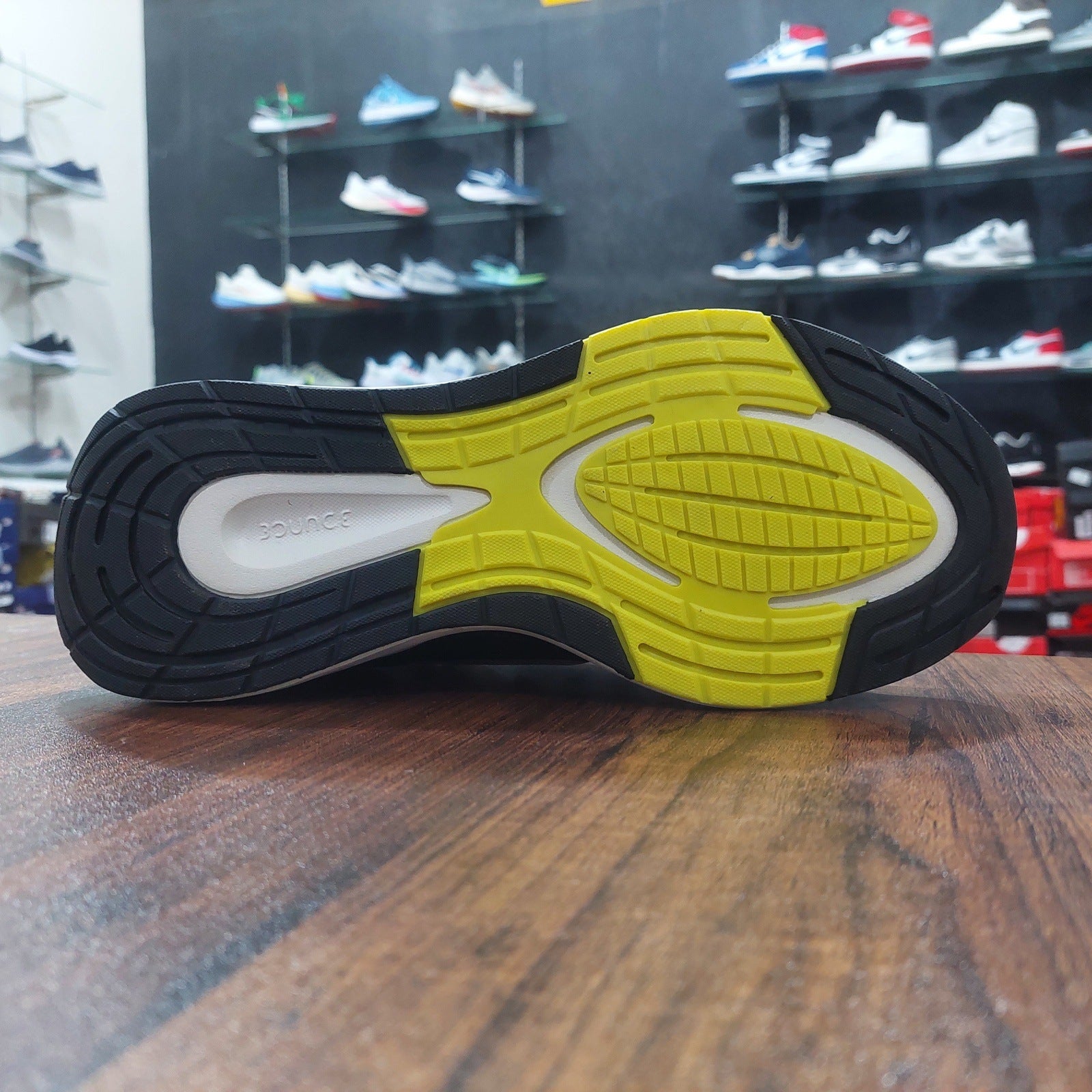 AD Ultra Bouncce Running Black Messii Edition