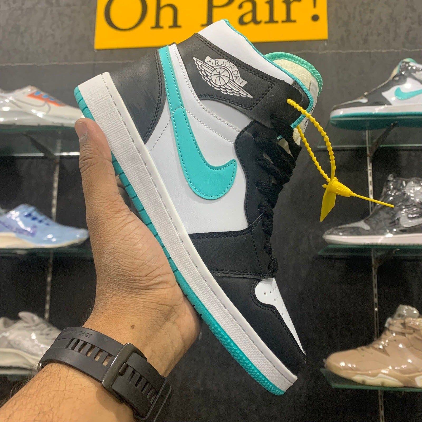 AJ 1 Retro Mid