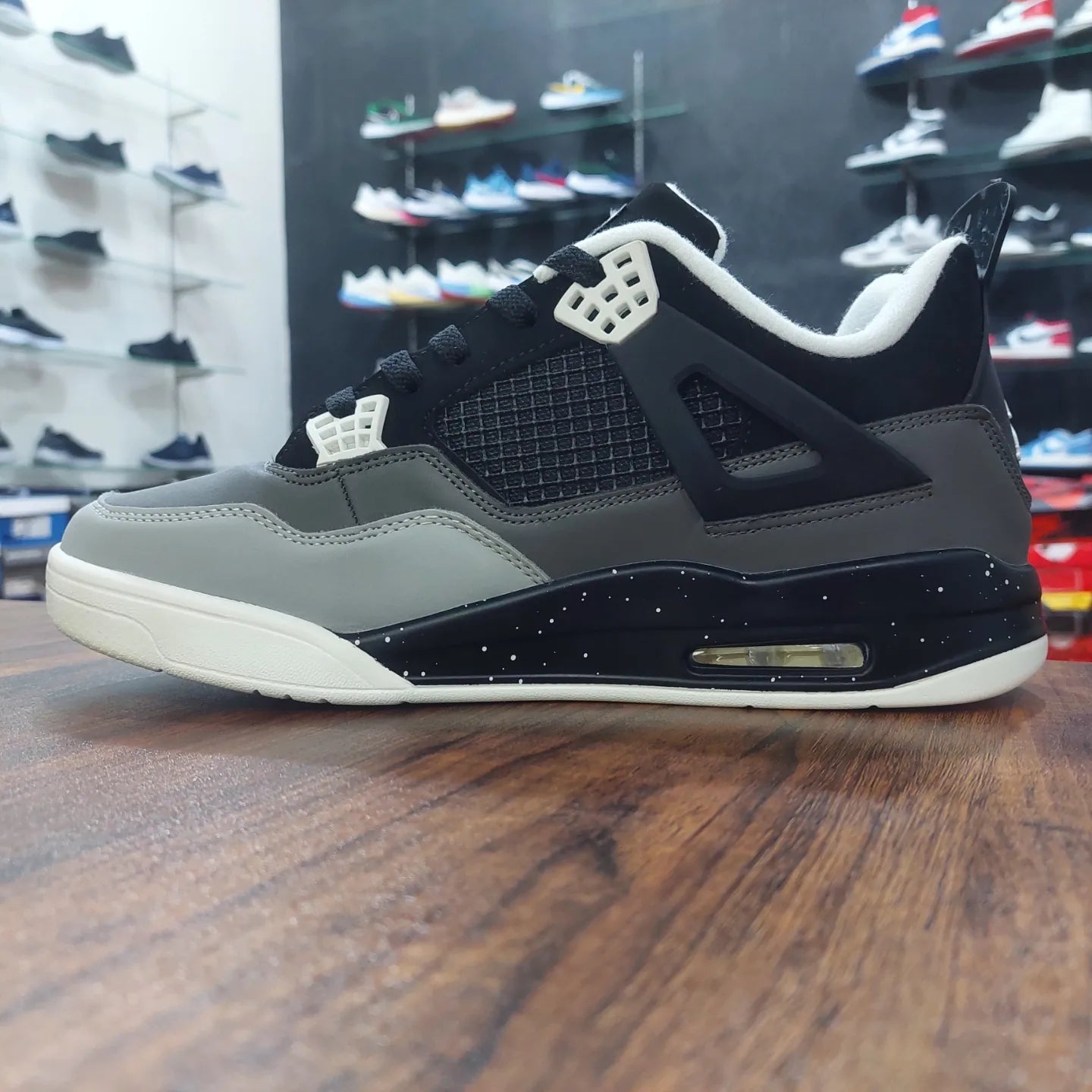 AJ4 RETRO AJ4 FEARPACK