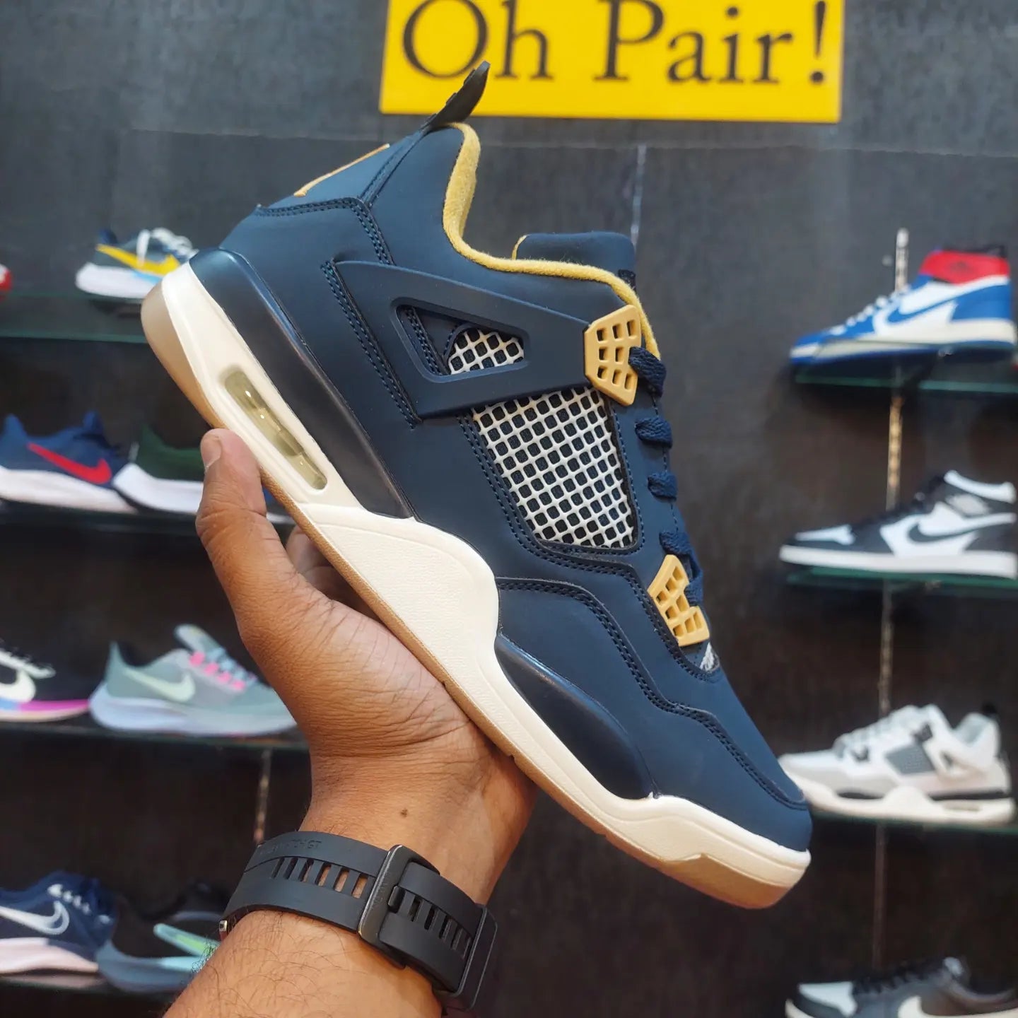 AJ4 MIDNIGHT NAVY/GOLD LEAF