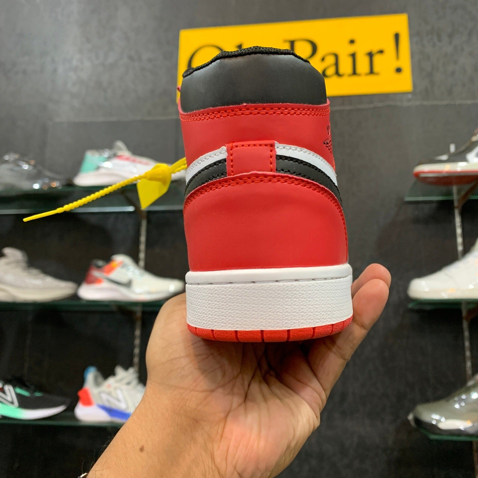 AJ 1 Retro Mids