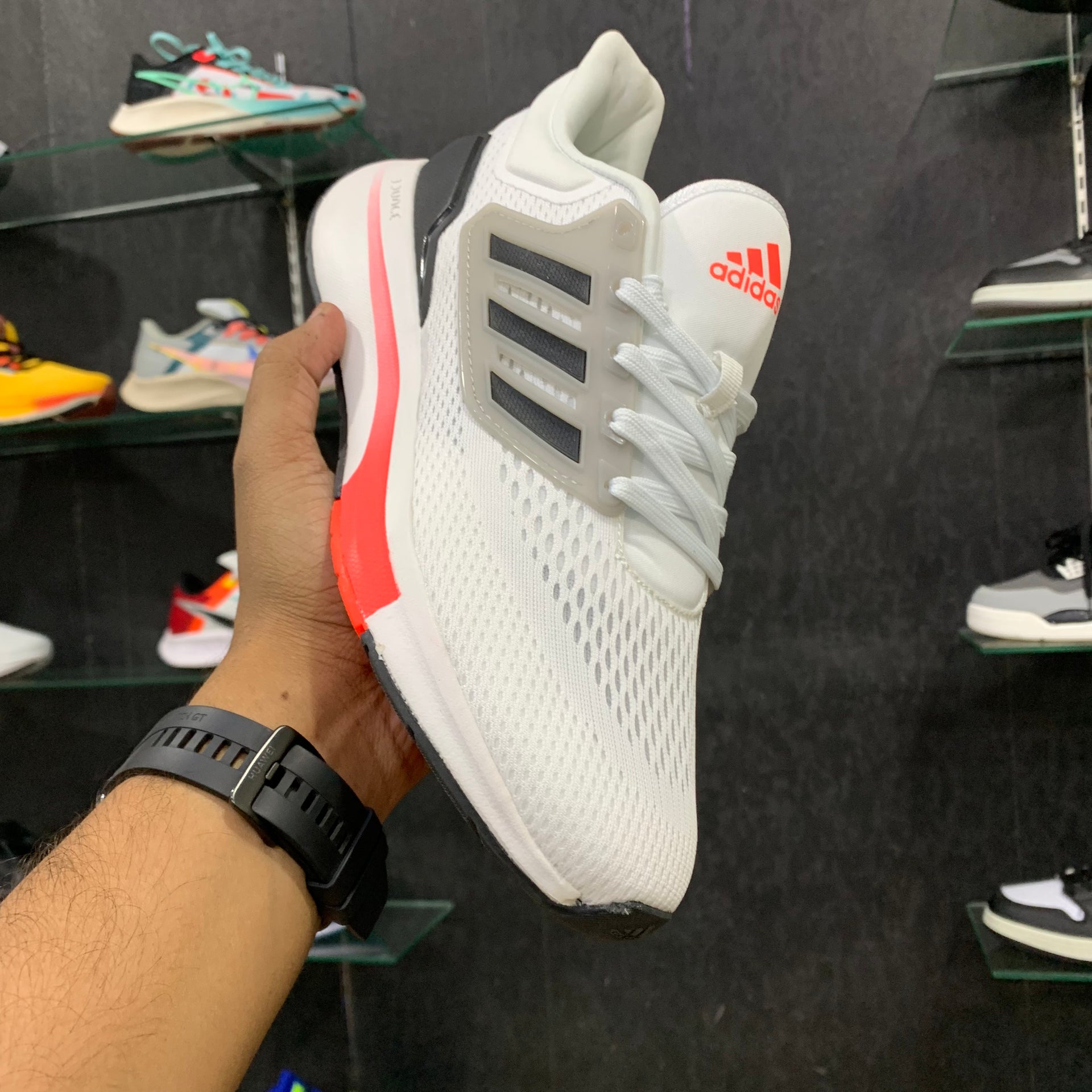 AD Ultra Bouncce Running White Red