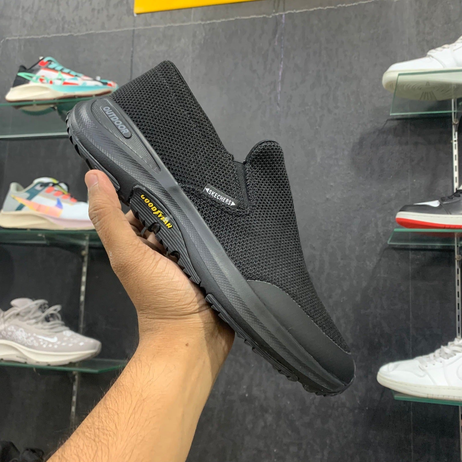 Sketcher Arch Fit Motley 2.0 Outdoor