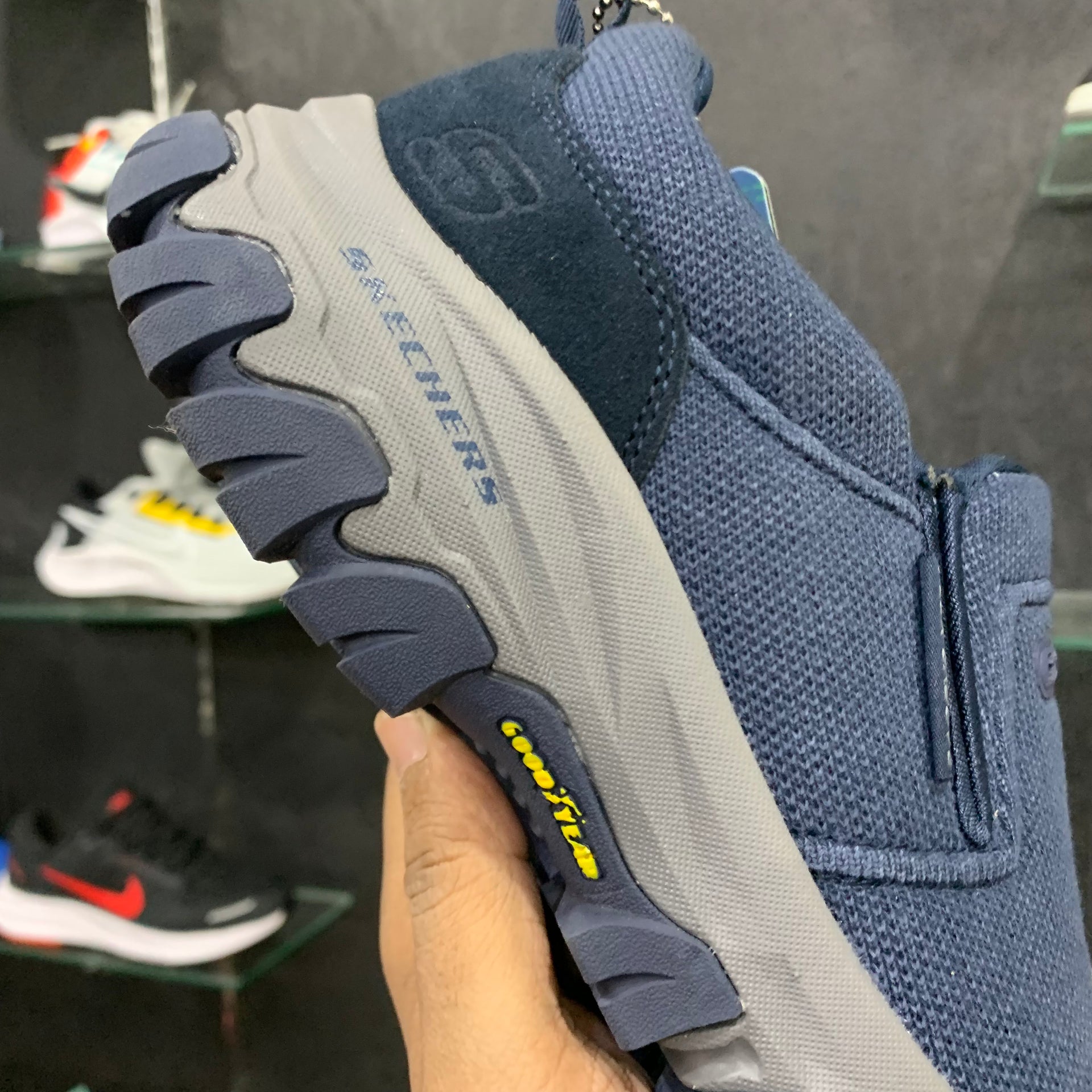 Sketcher D'Lux Trail Goodyear Sole