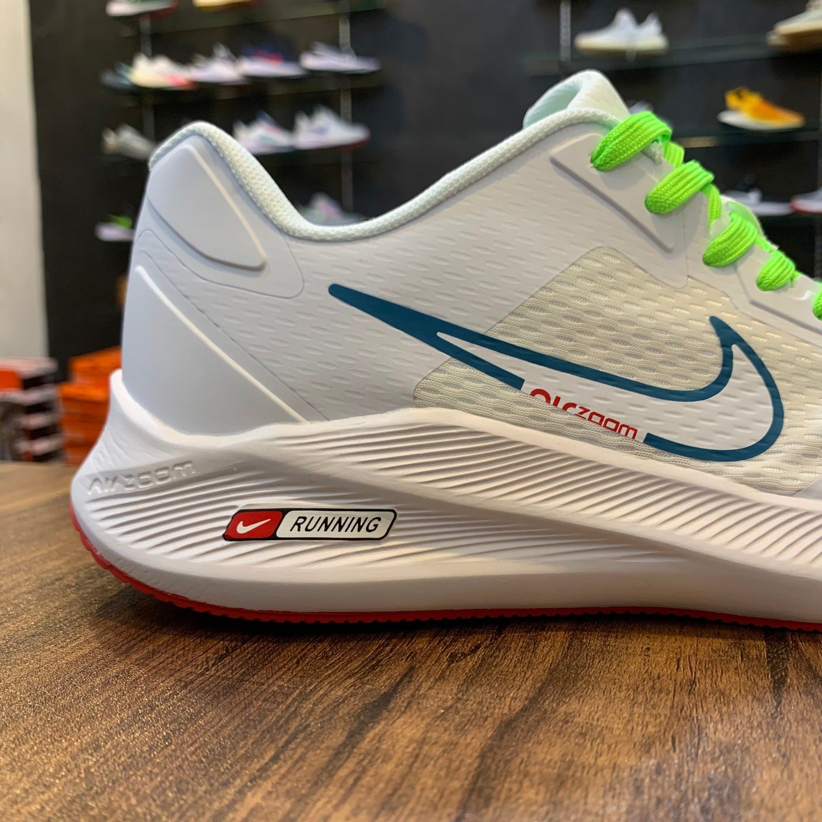 NK Zoom Structure 8X White Blue Green