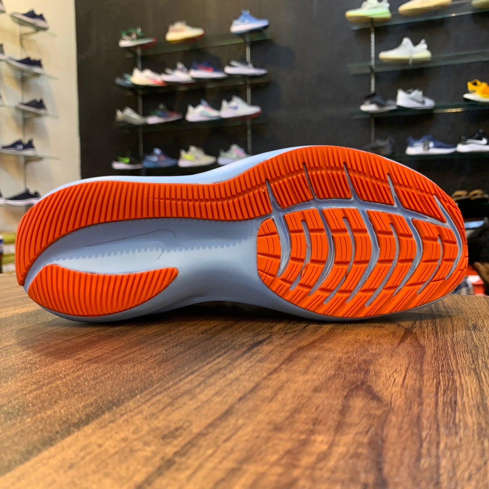 NK Zoom Structure 8X Light Gray