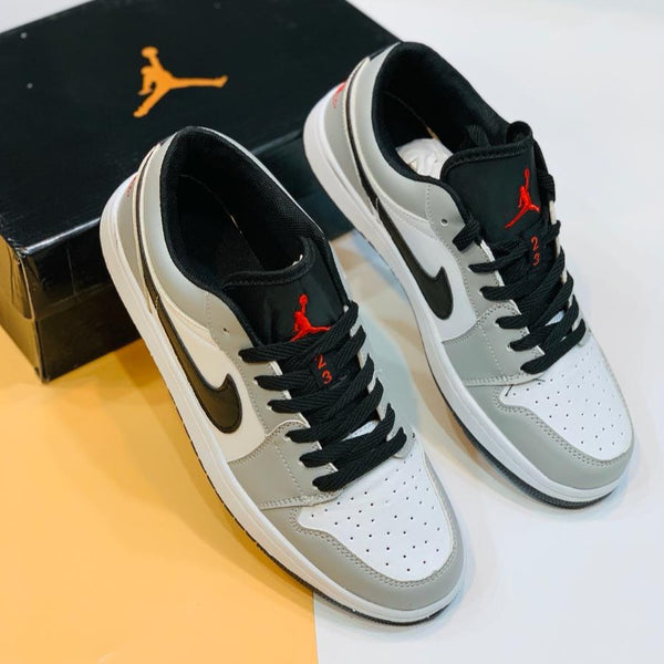 AJ 1 Retro Low Smoke Grey