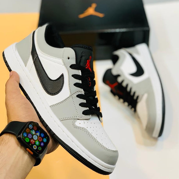 AJ 1 Retro Low Smoke Grey