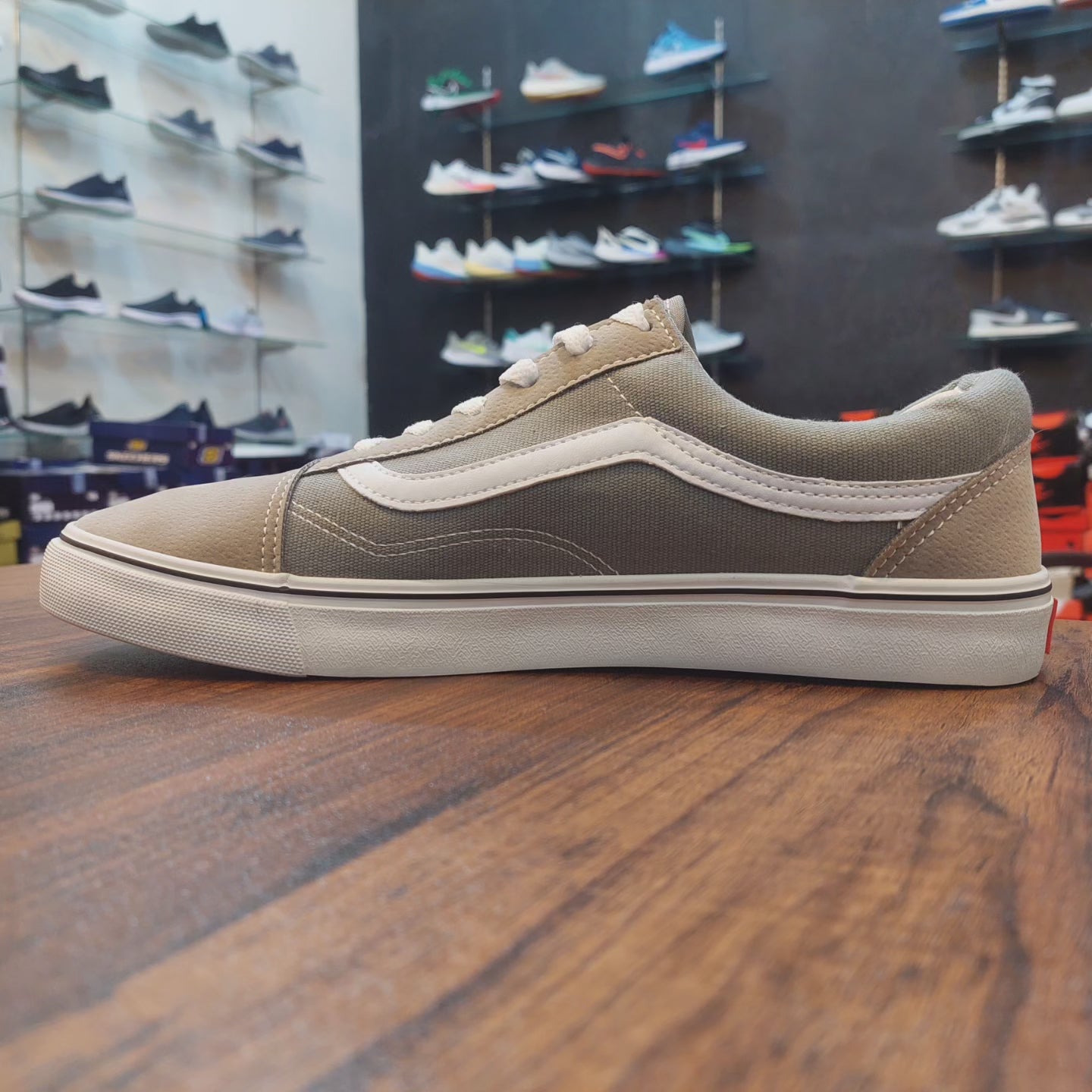 OLD SKOOL GRAY DAWN/TRUE
