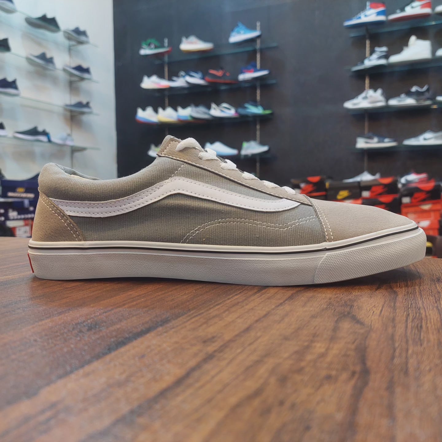 OLD SKOOL GRAY DAWN/TRUE