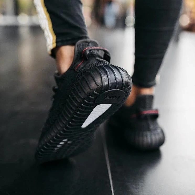 Yeezy Boost 350 V2 ブラック Shop Black Boys adidas adidas Yeezy Boost 350 V2 Lace Up Sneakers