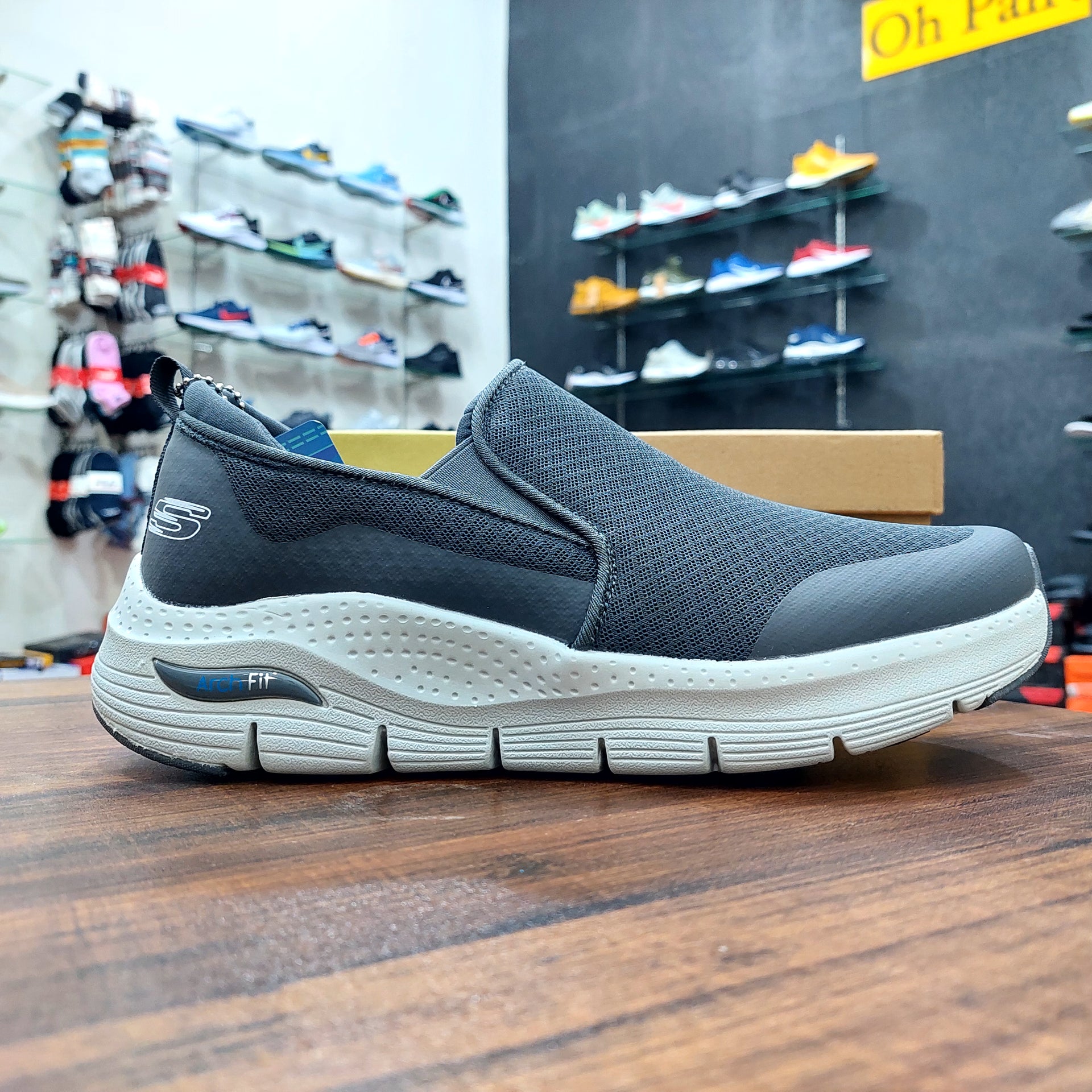 Sketcher Arch Fit Banlin
