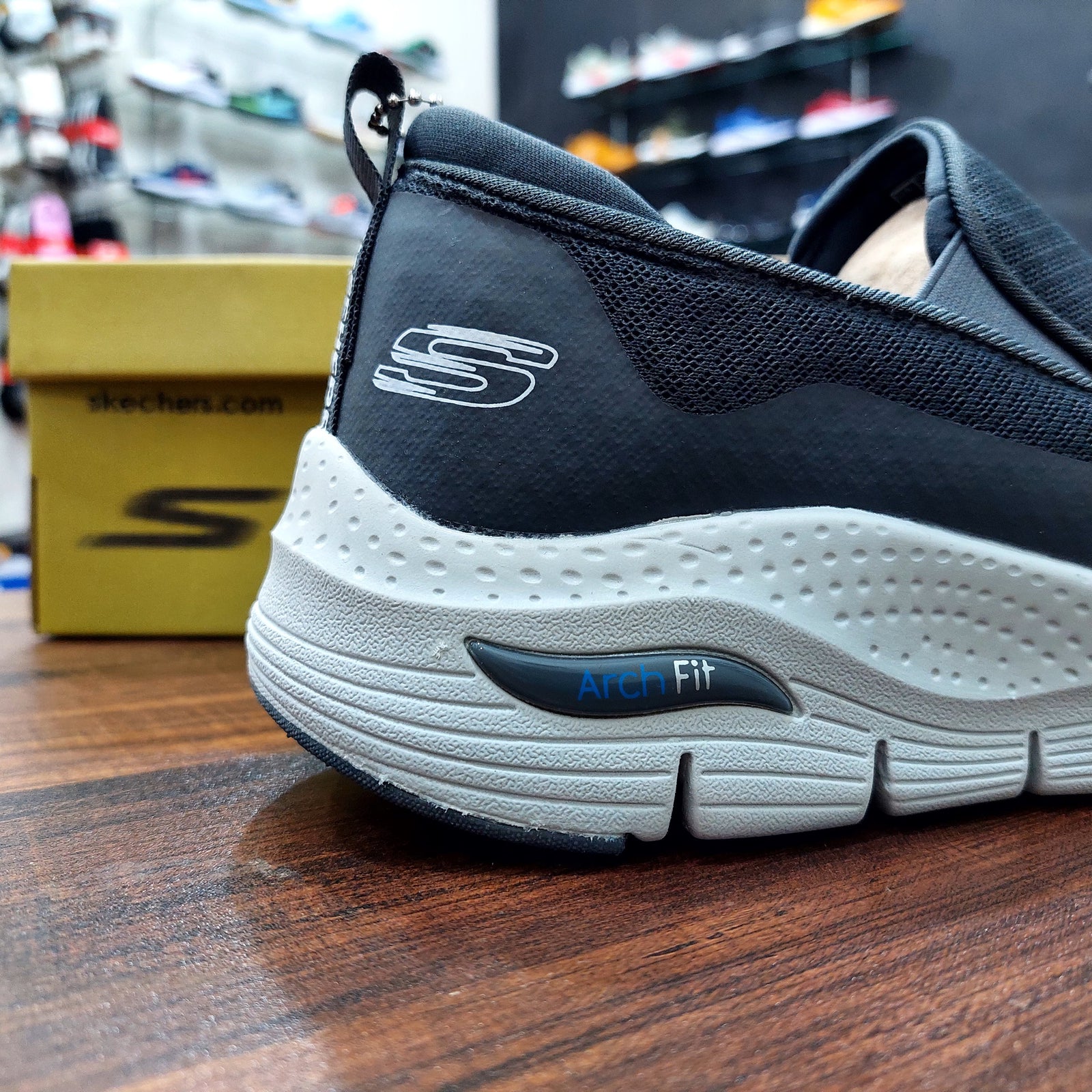 Sketcher Arch Fit Banlin