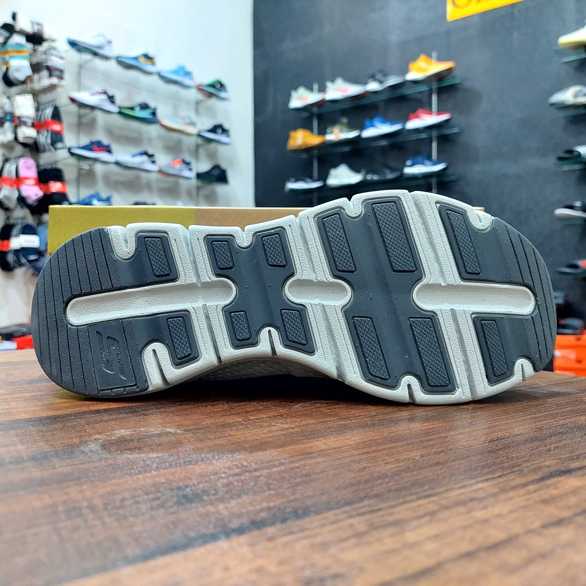 Sketcher Arch Fit Banlin