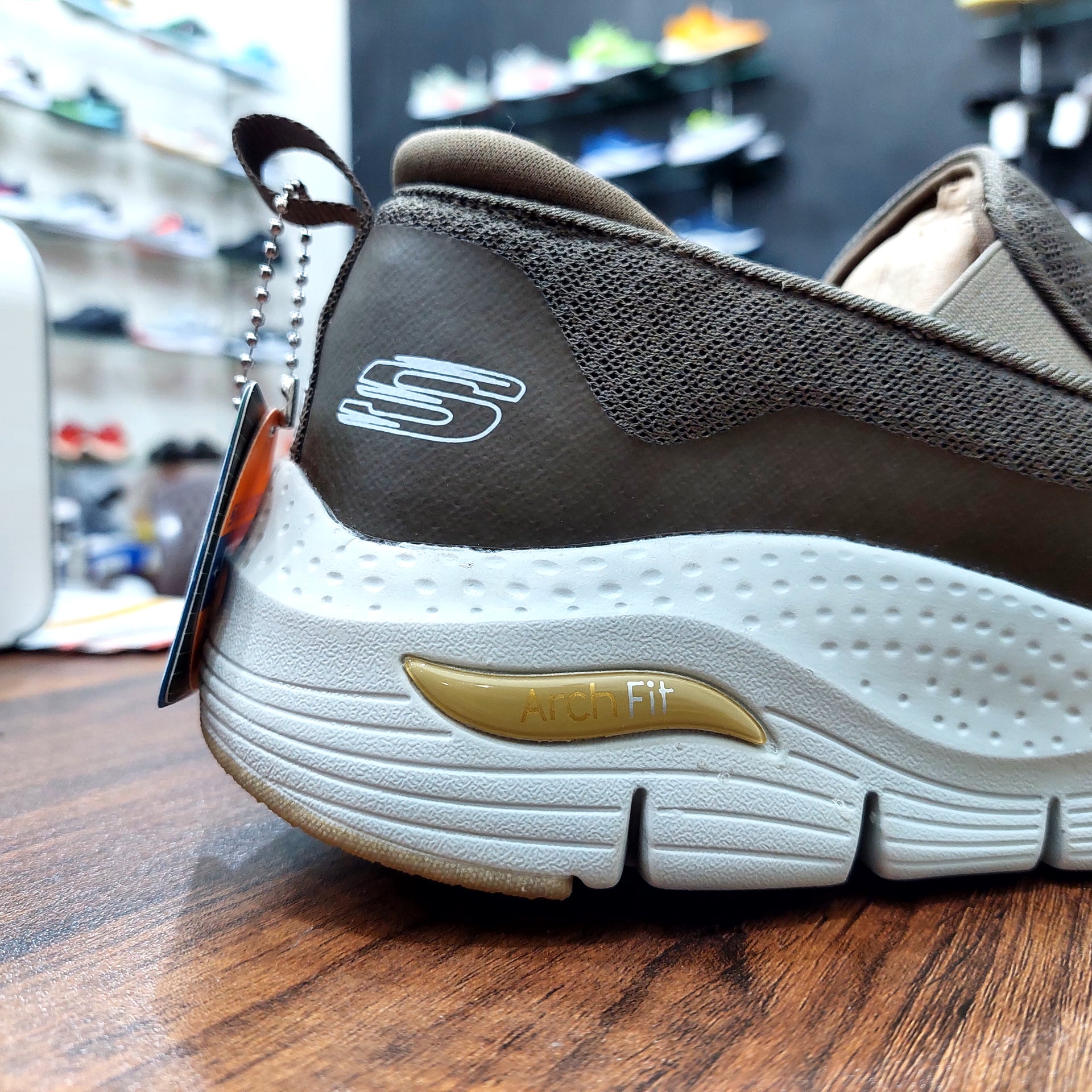 Sketcher Arch Fit Banlin