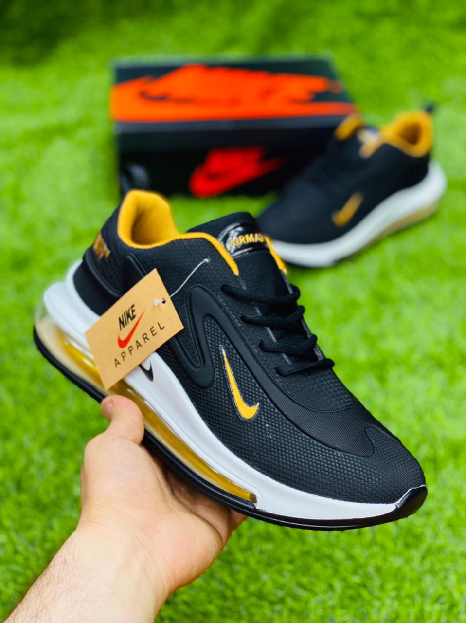 Airmaxx 720 Black Gold Swoosh