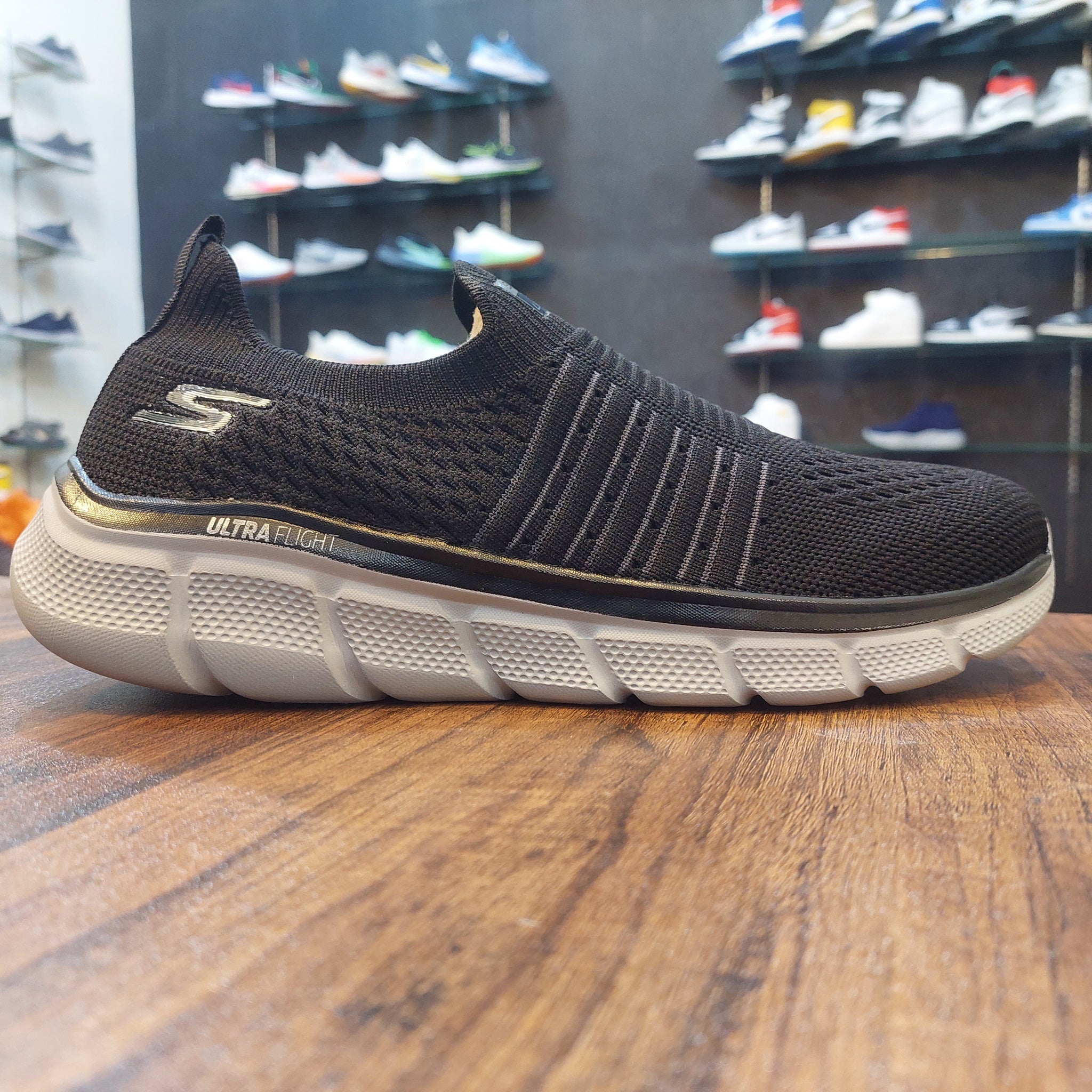 Ultra store flight skechers