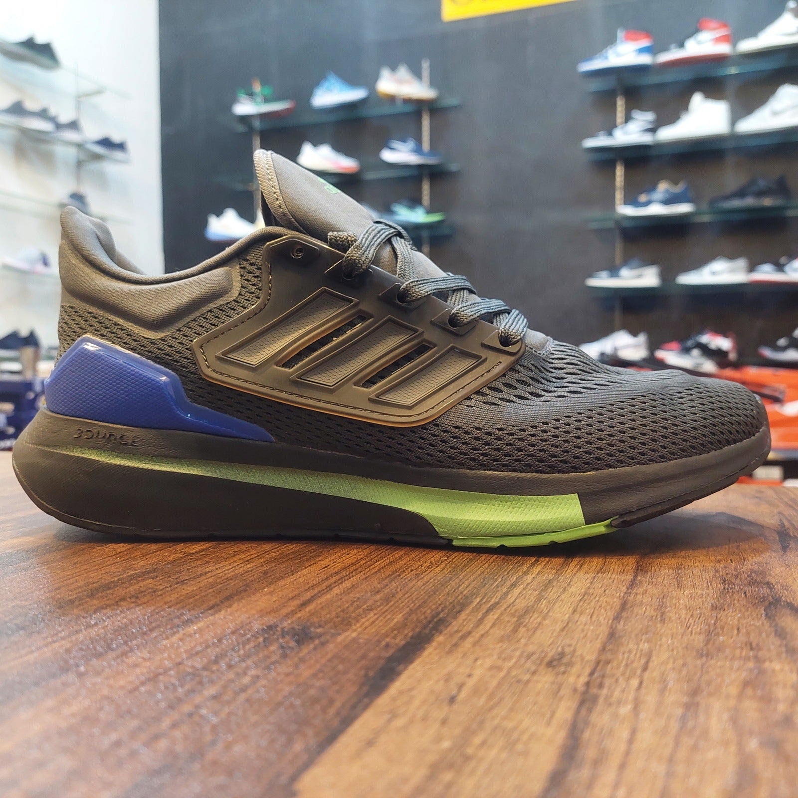 AD Ultra Bouncce Running Charcoal-Neon