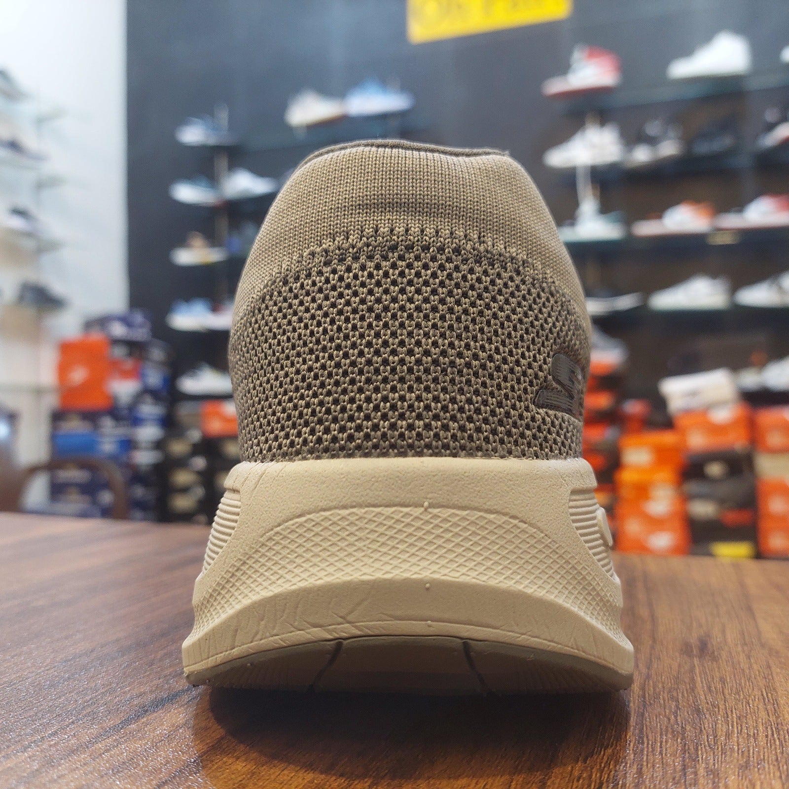Sketcher Arch Fit Motley - Vaseo 