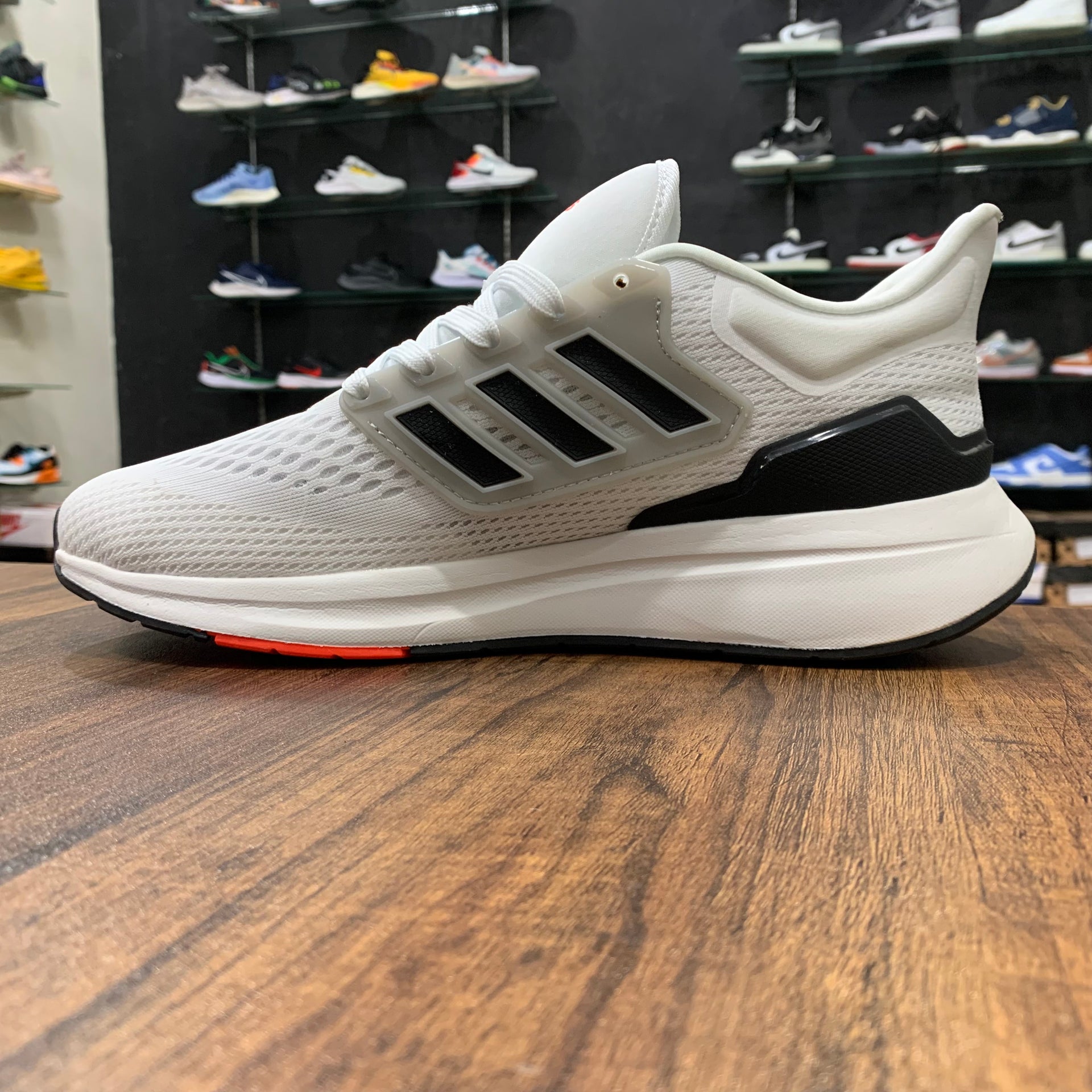 AD Ultra Bouncce Running White Red