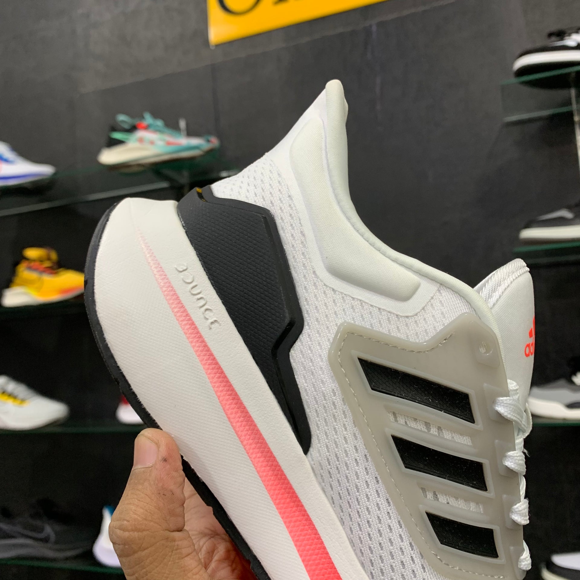 AD Ultra Bouncce Running White Red