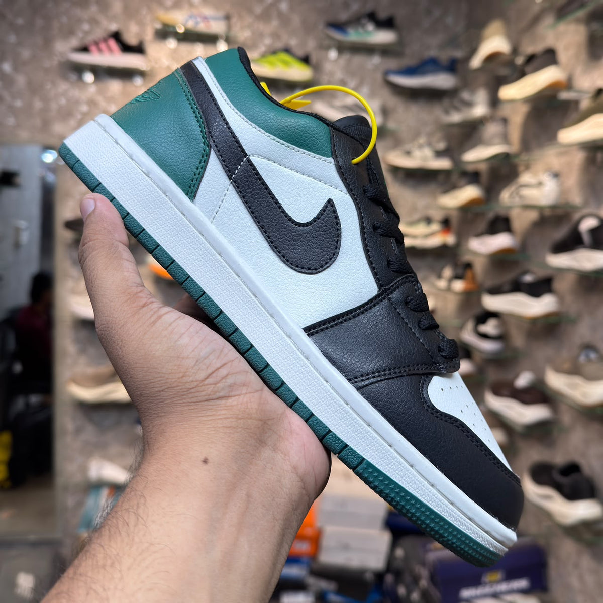 AJ 1 Retro Low Mystic Green