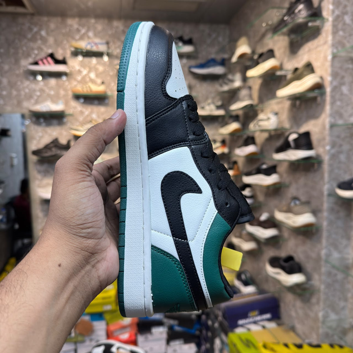 AJ 1 Retro Low Mystic Green