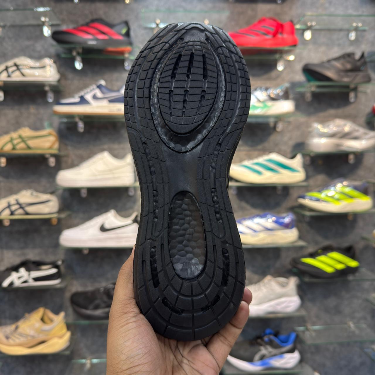 Ad PureBoost 22 All Black