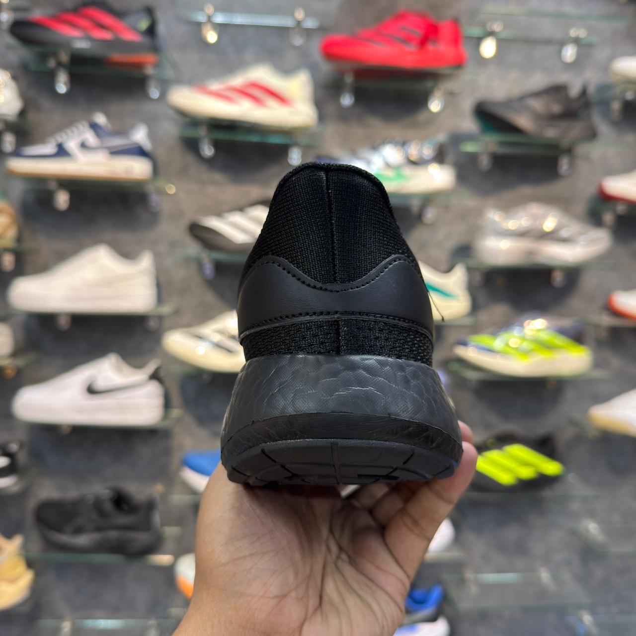 Ad PureBoost 22 All Black