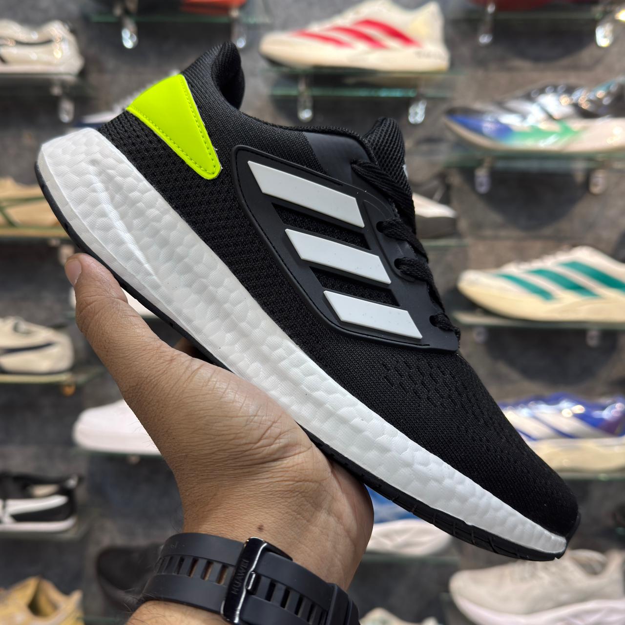 Ad PureBoost 22 Black / Solar Yellow