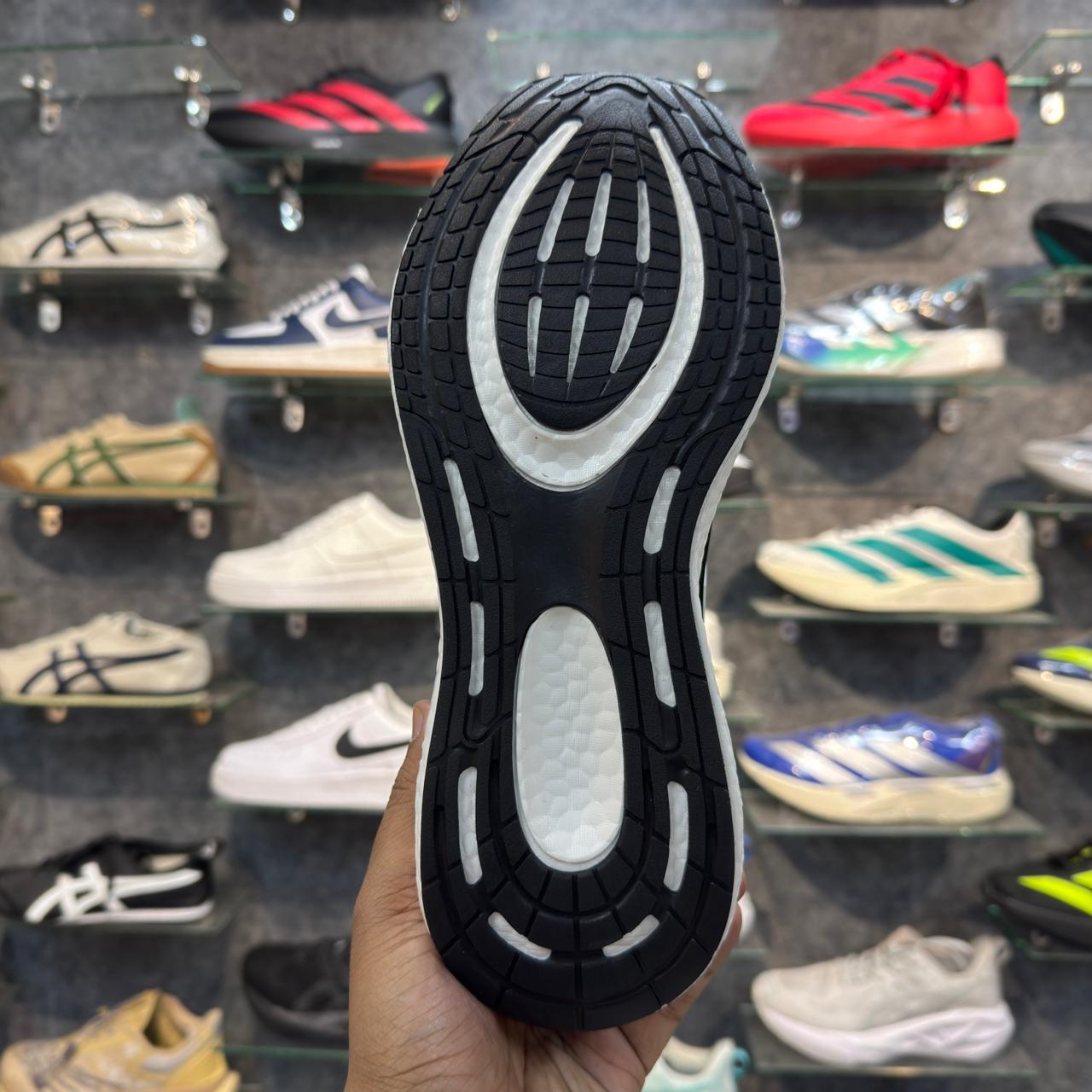 Ad PureBoost 22 Black / Solar Yellow