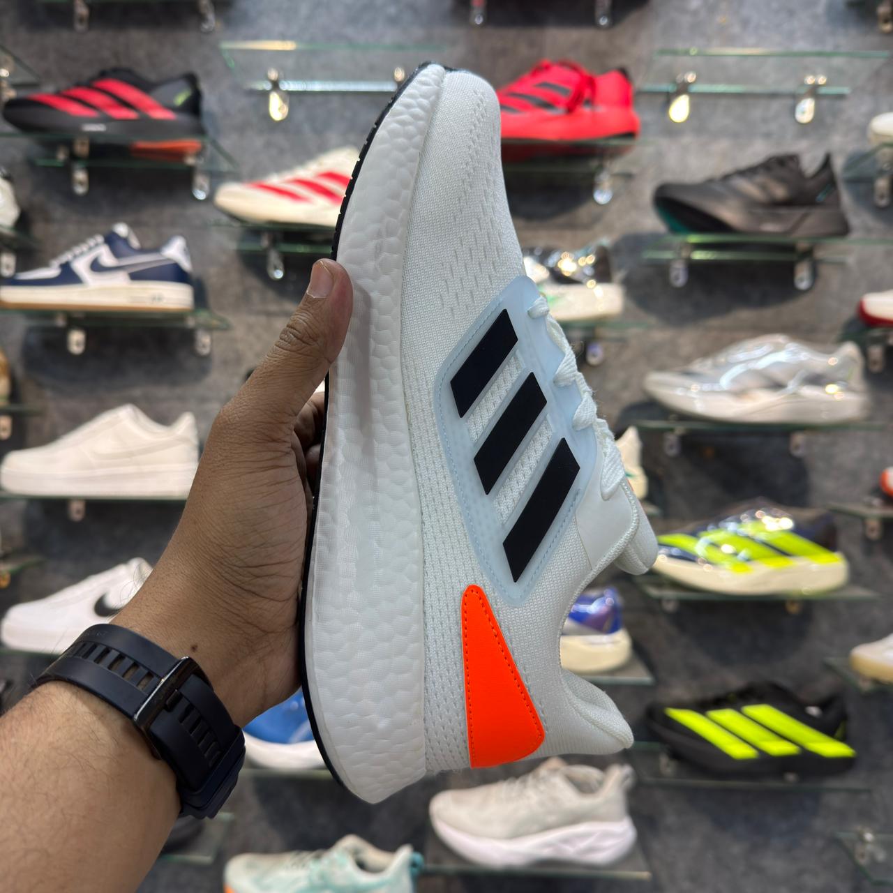 Ad PureBoost 22 Cloud White / Core Black / Blue Dawn