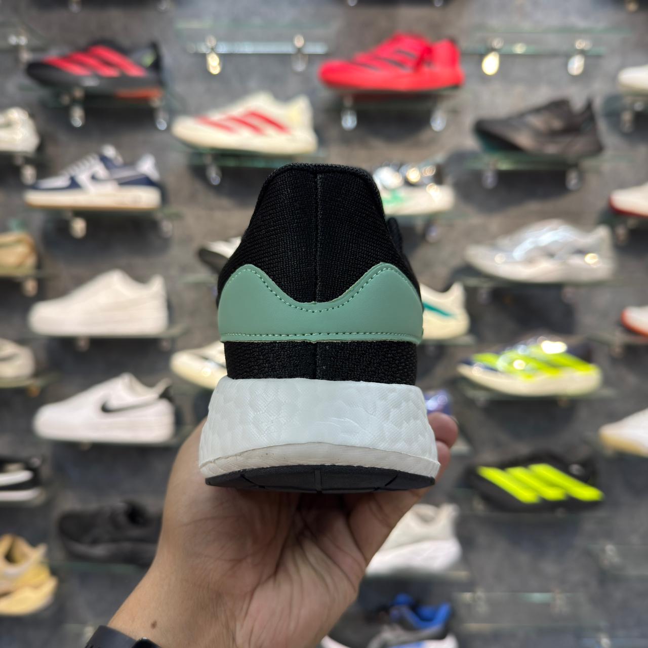 Ad PureBoost 22 Black / Sea Wave