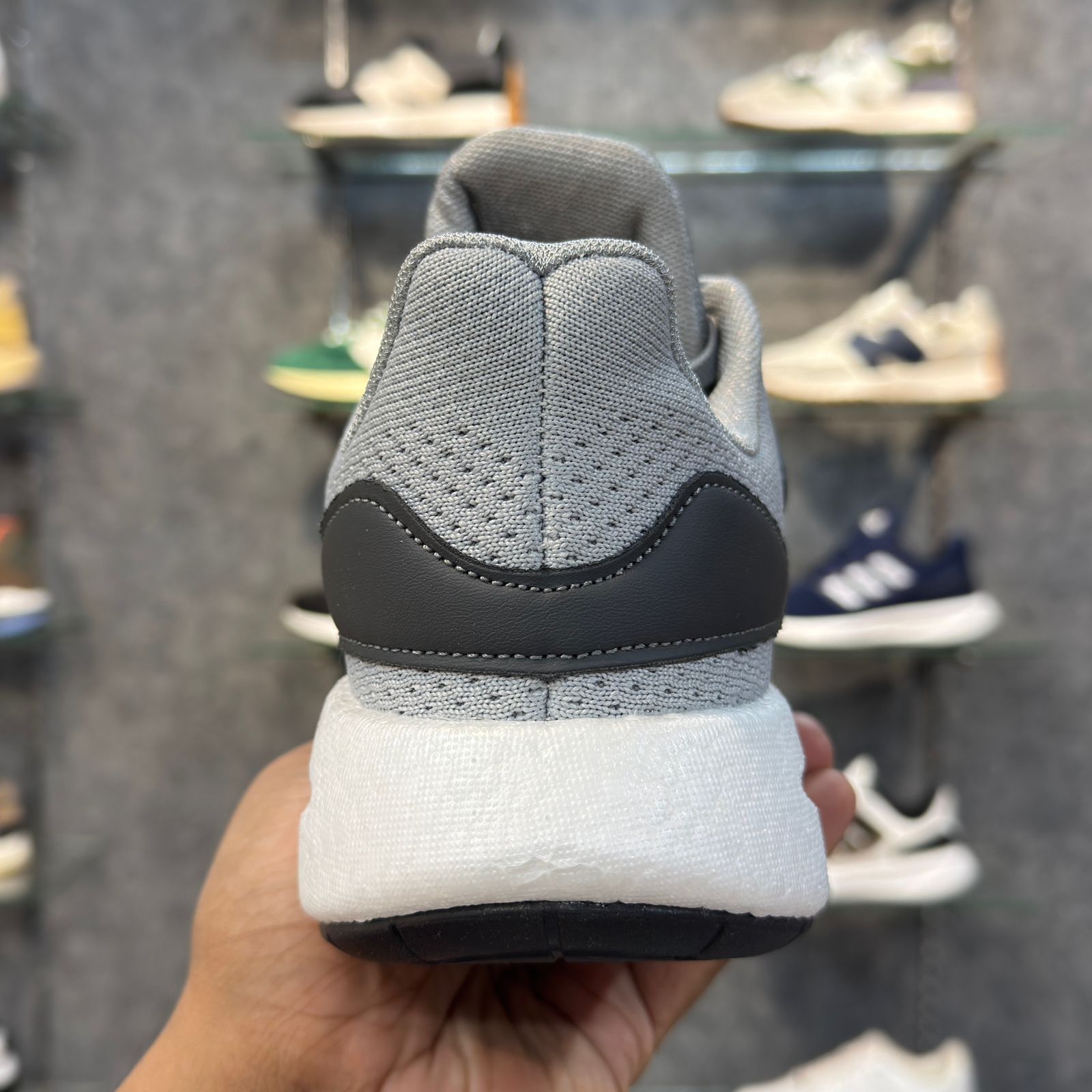 Ad PureBoost 22 LT Grey