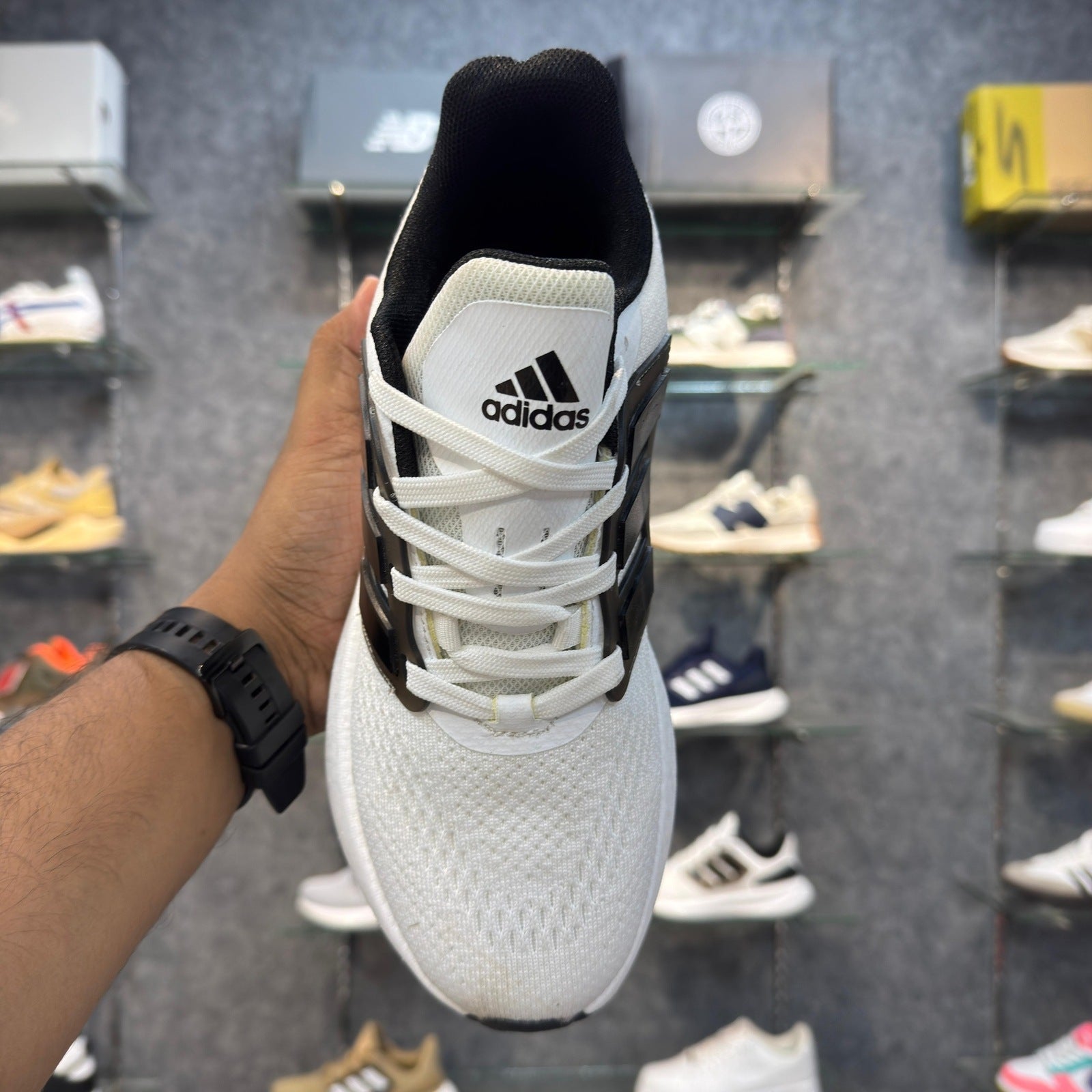 Ad PureBoost 22 White Black 2.0