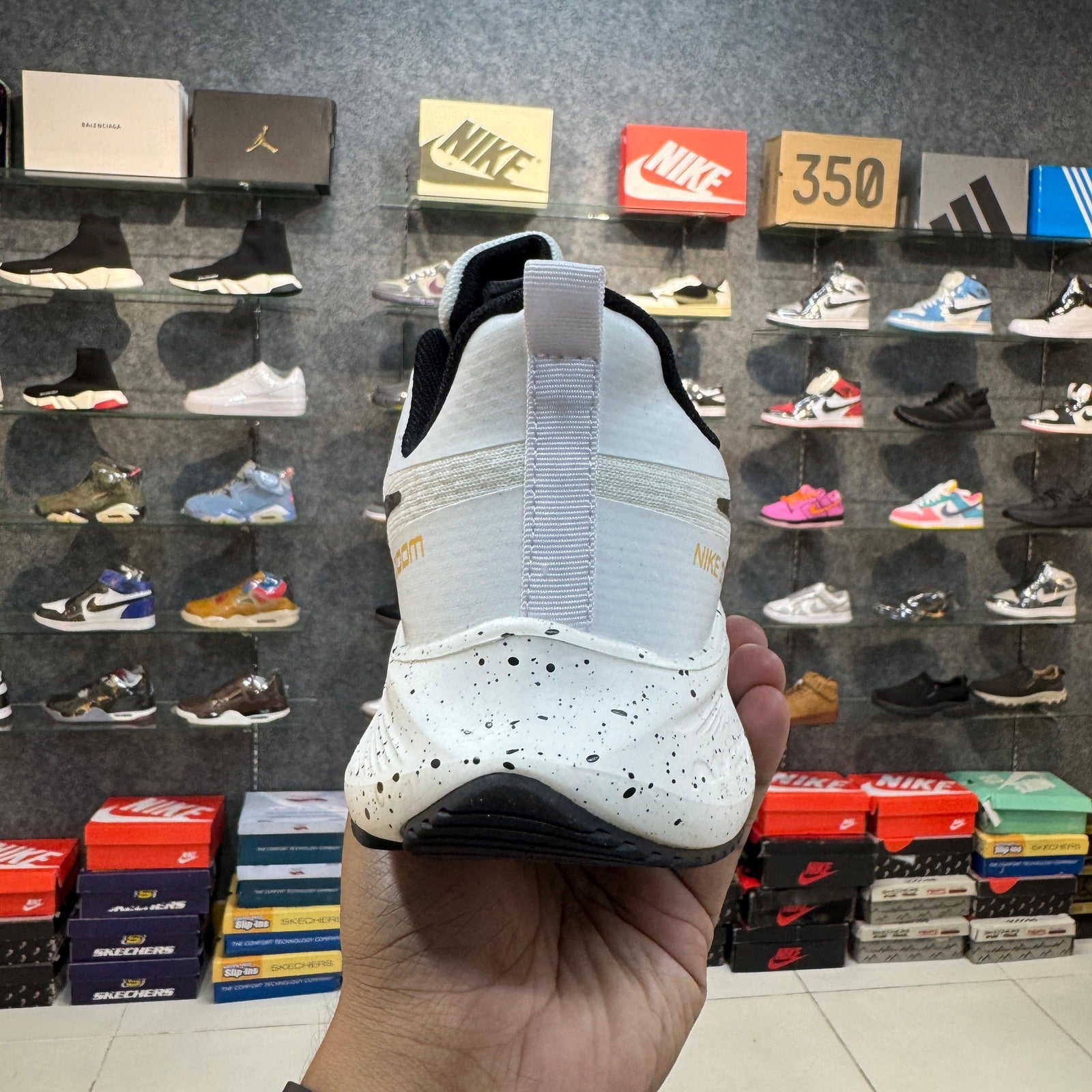 NK Air Zoom White / Black