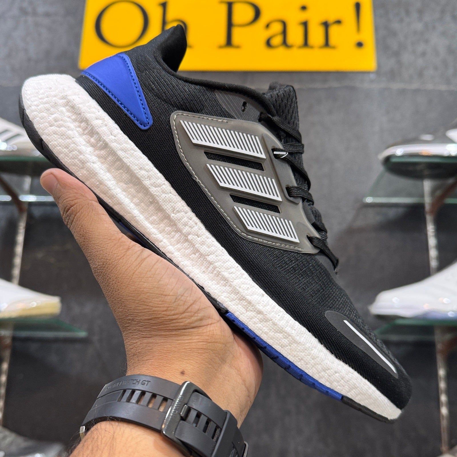 Ad PureBoost 22 Black White Blue