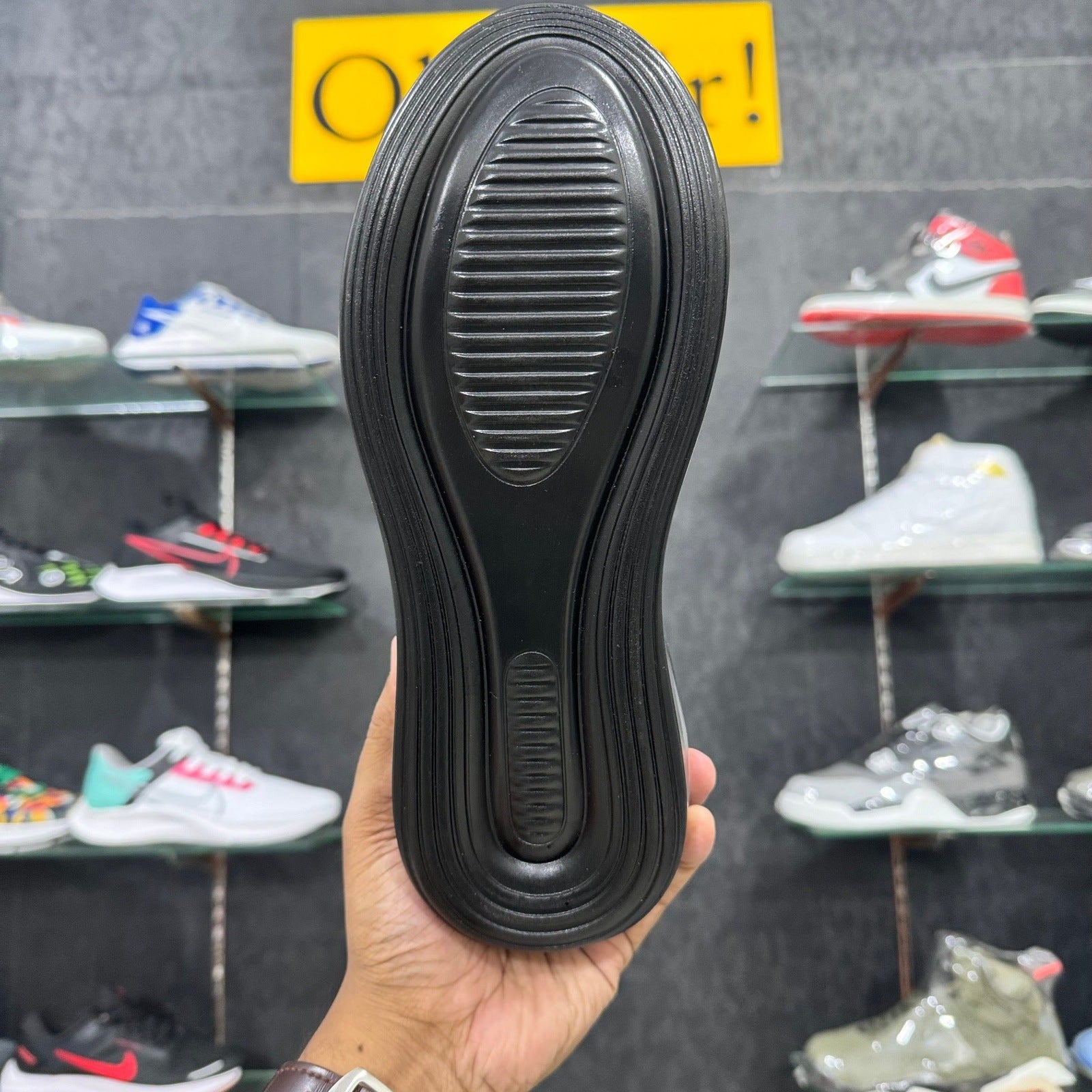 Airmaxx 720 All Black