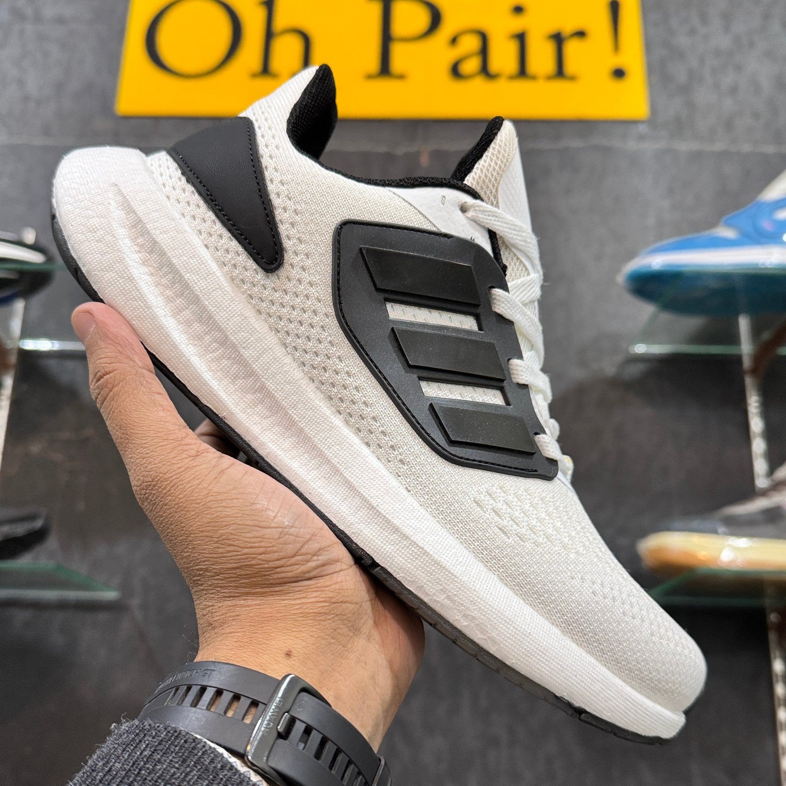 Ad PureBoost 22 White Black