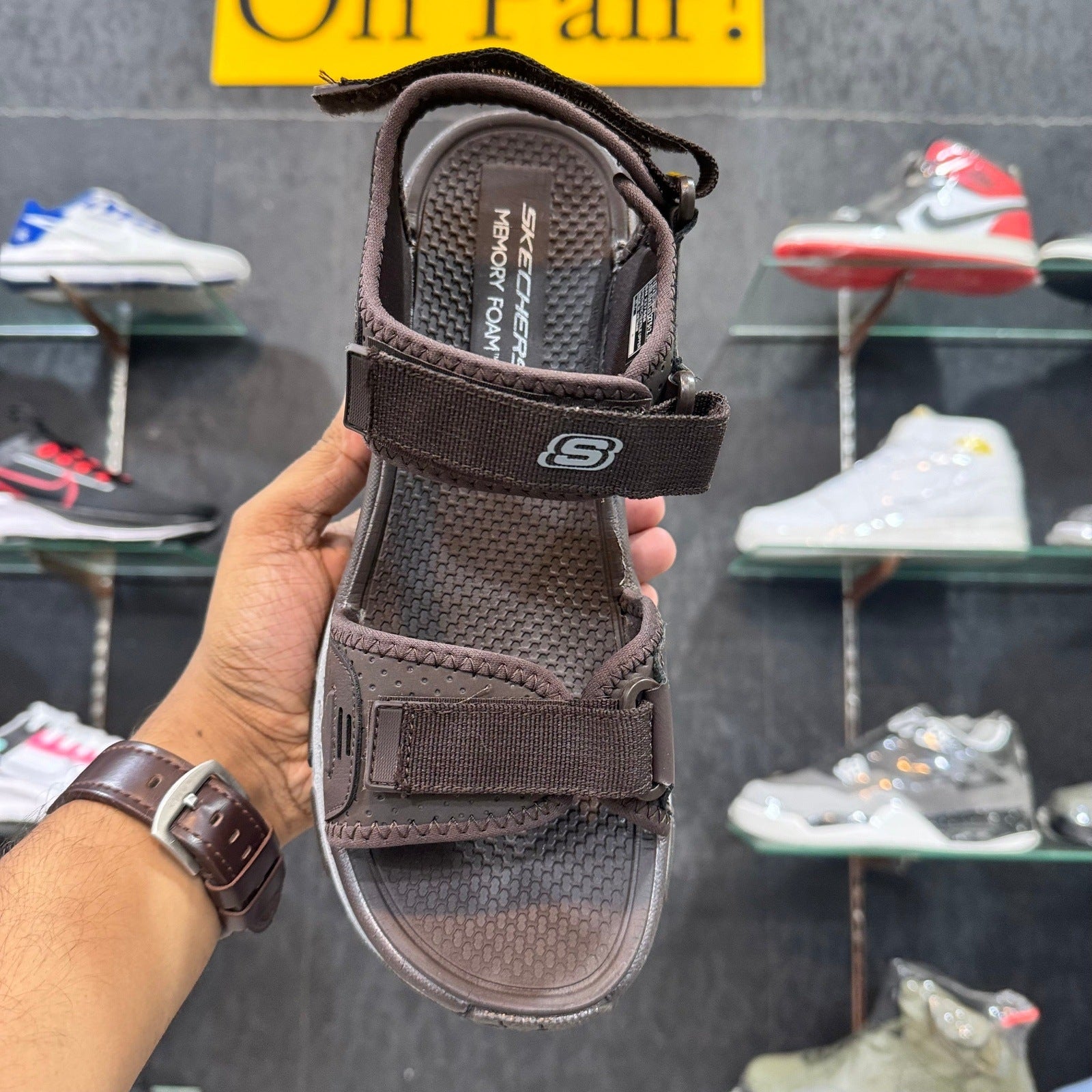 Sketchers Dlux’Trekker Sandal-Coffee-Strap