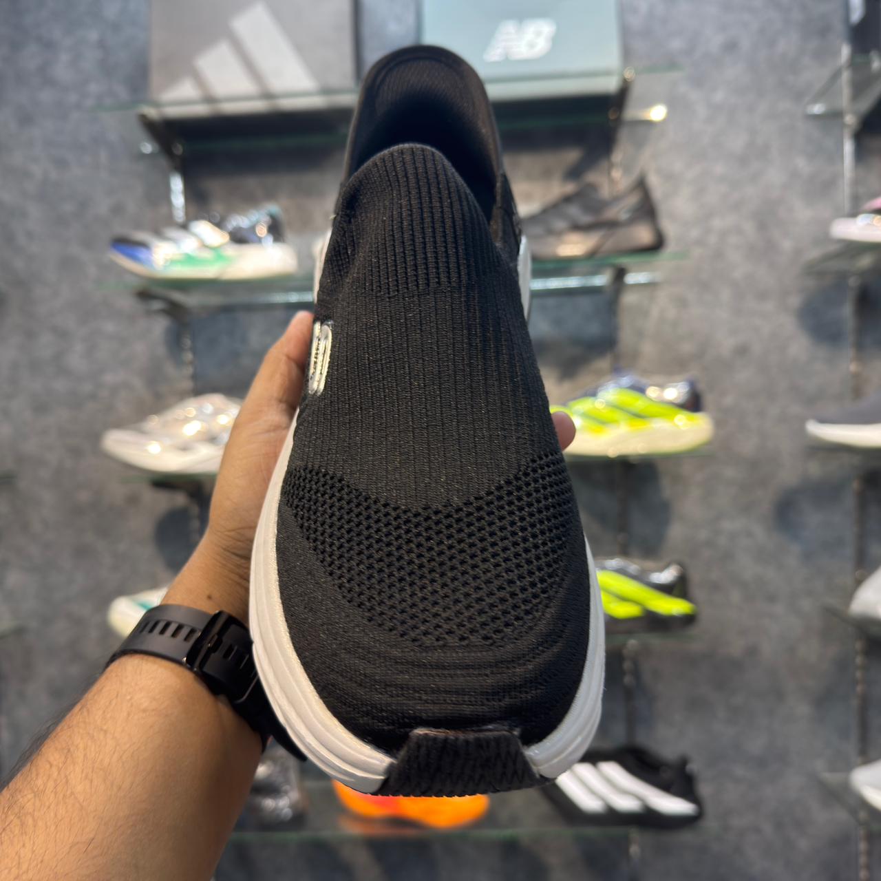 Sketcher Max Cushion Archfit Slip ins 