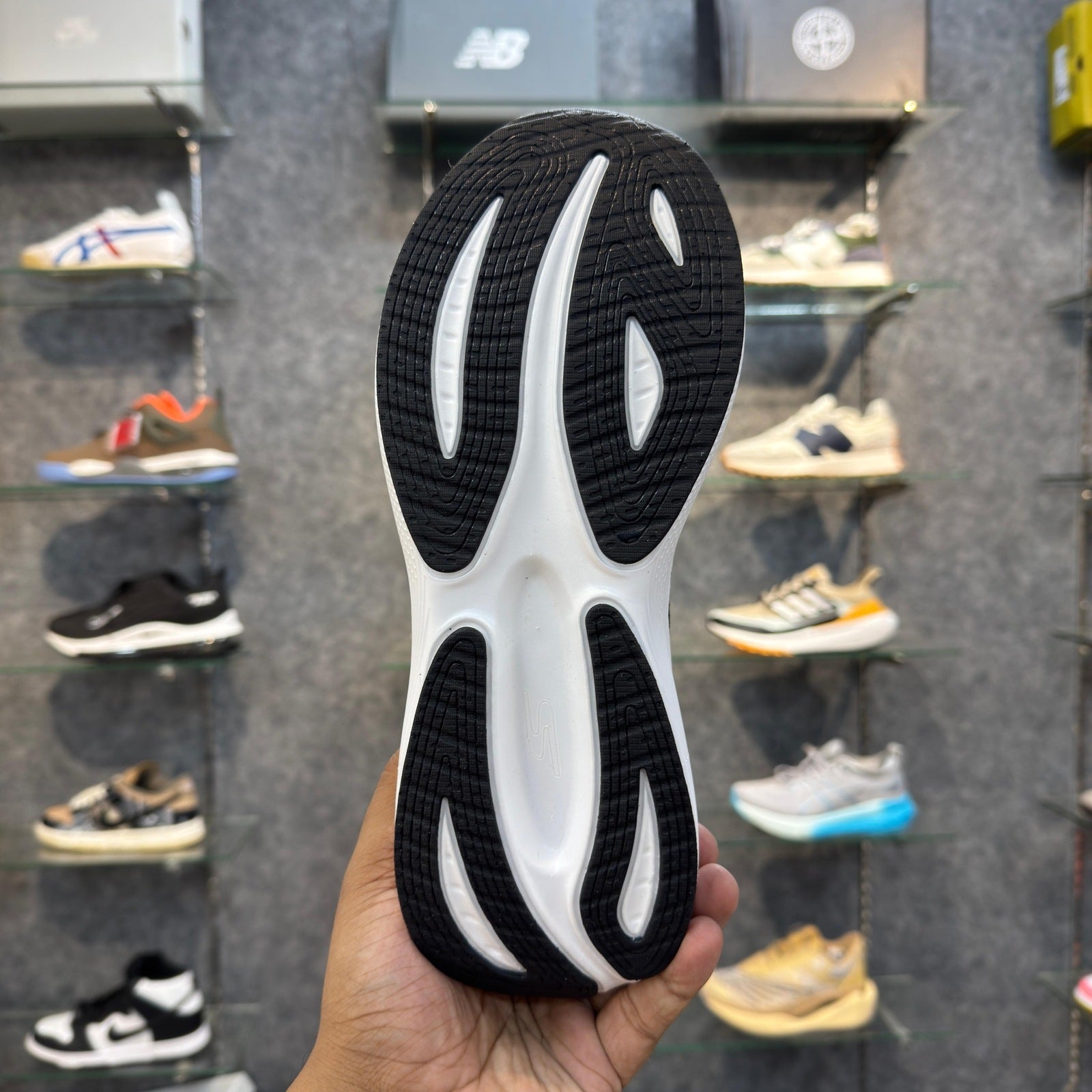 Sketcher Slip ins Max Cushioning Elite Black White