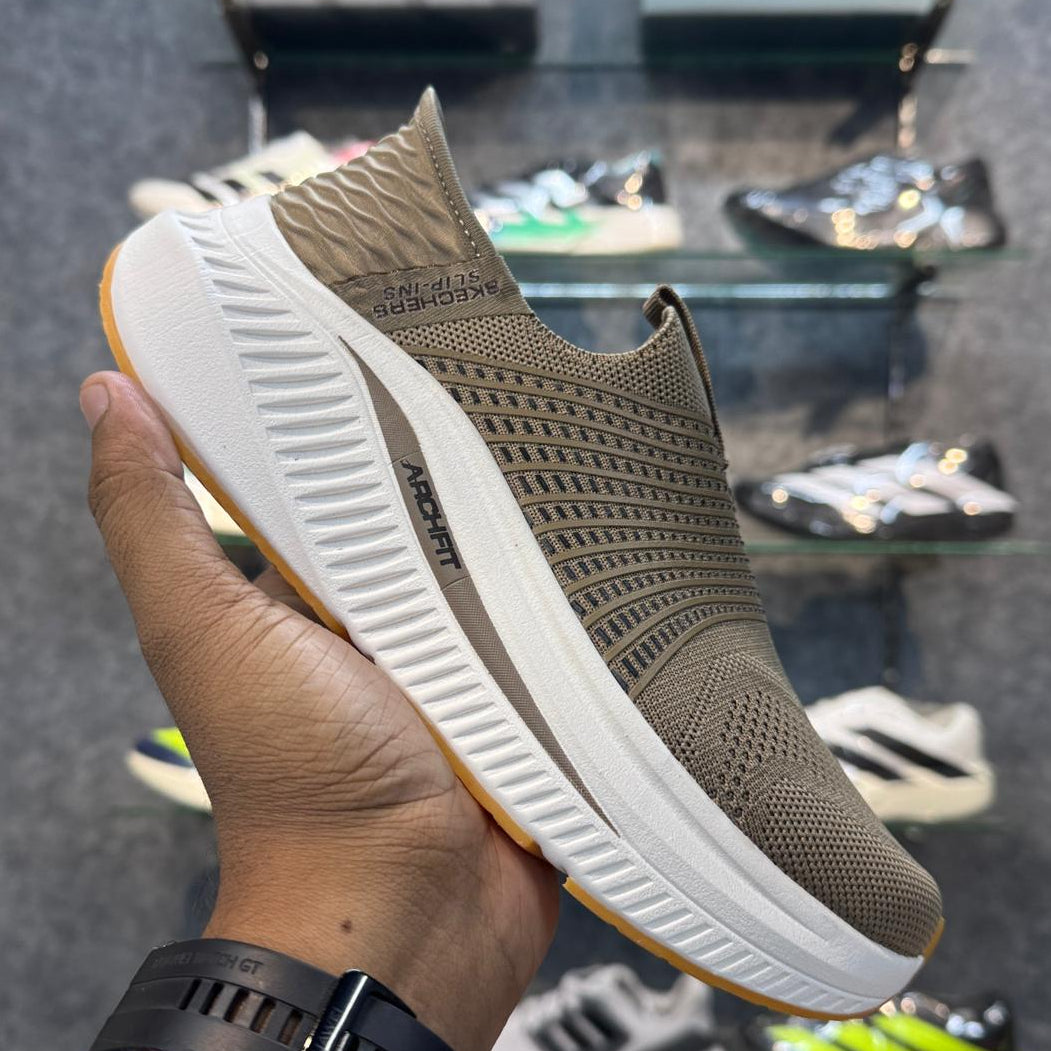 Sketchers ArchFit - Brown White